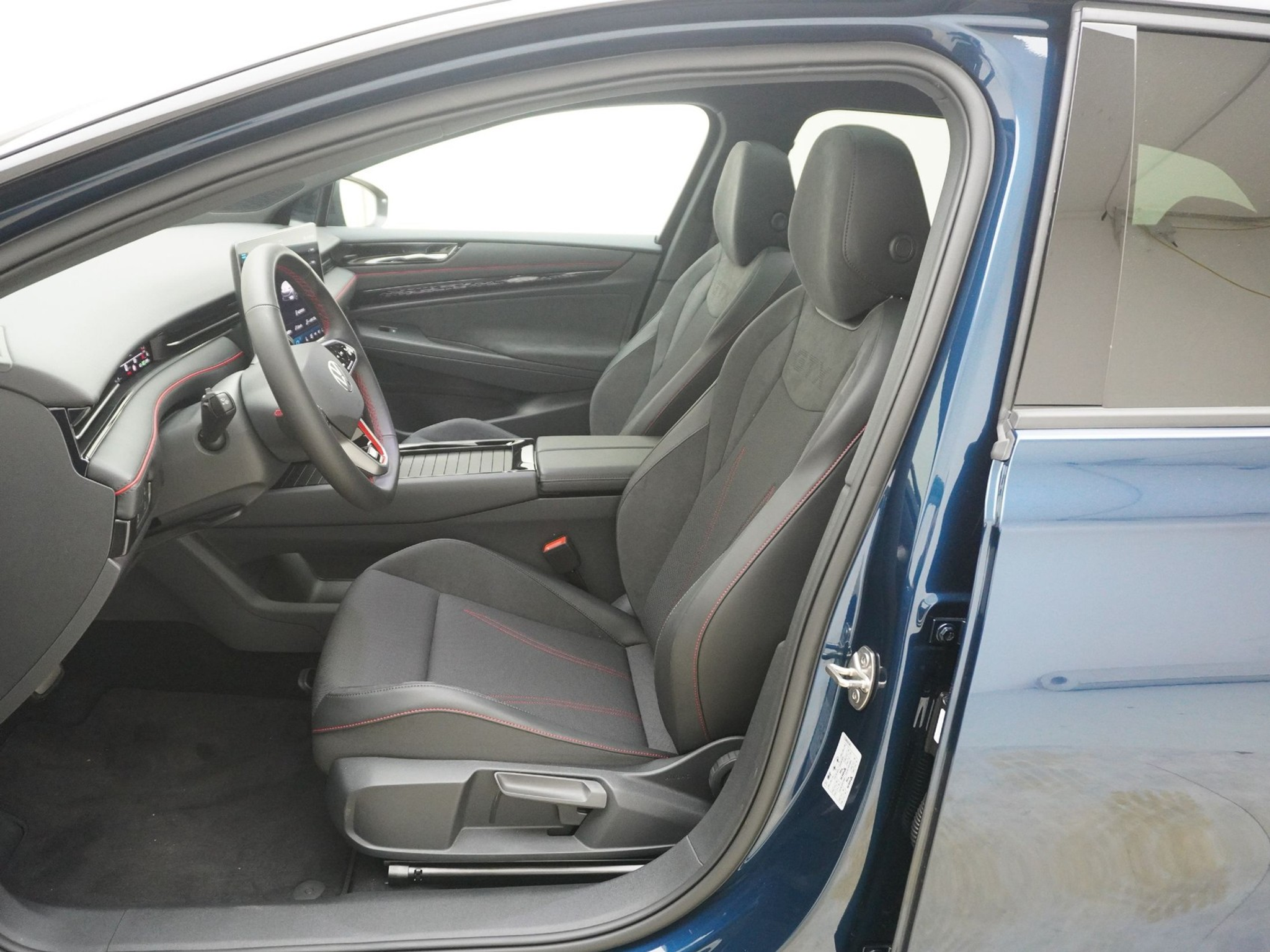 listing desktop thumbnail image 13