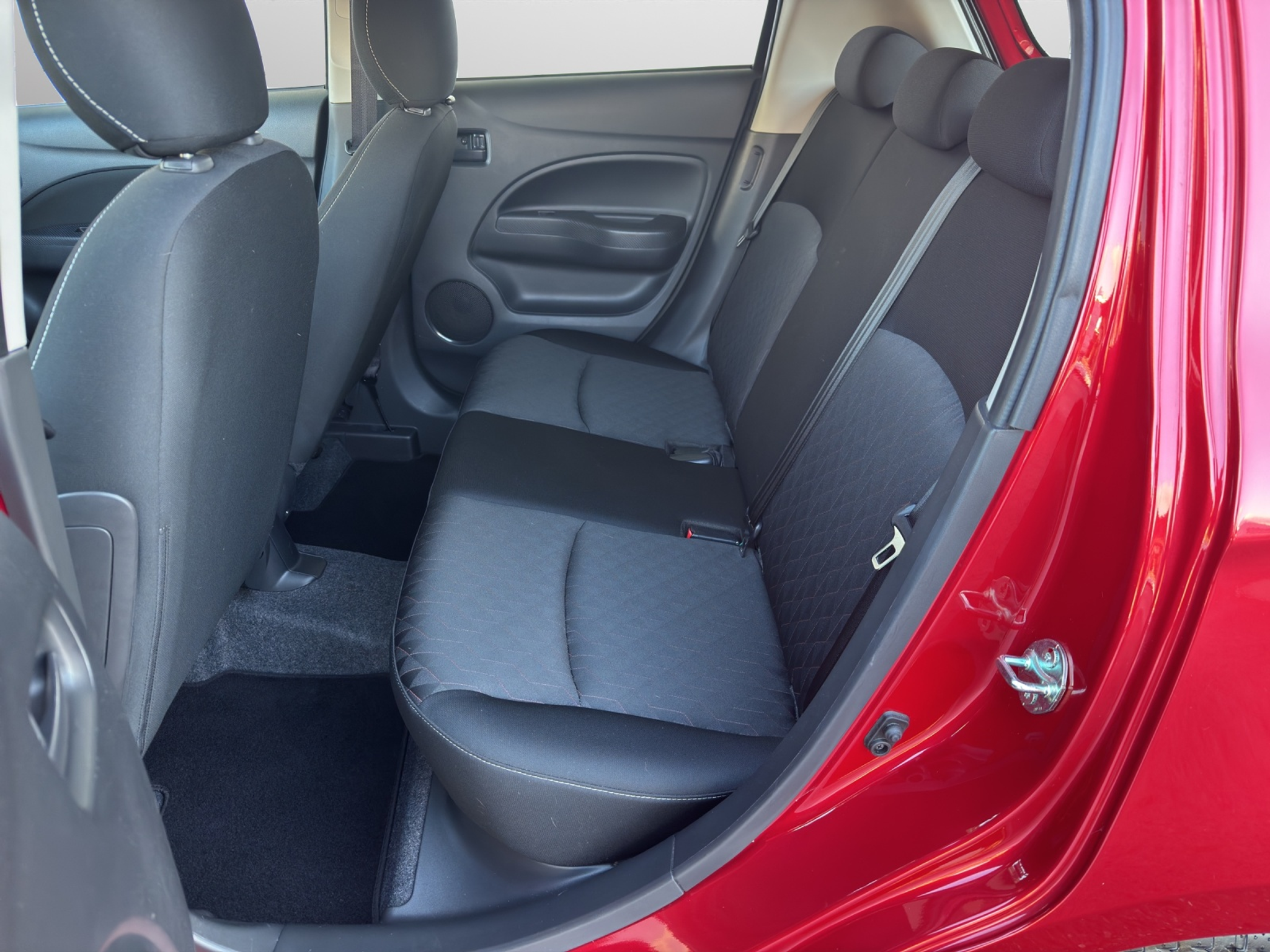 listing desktop thumbnail image 8