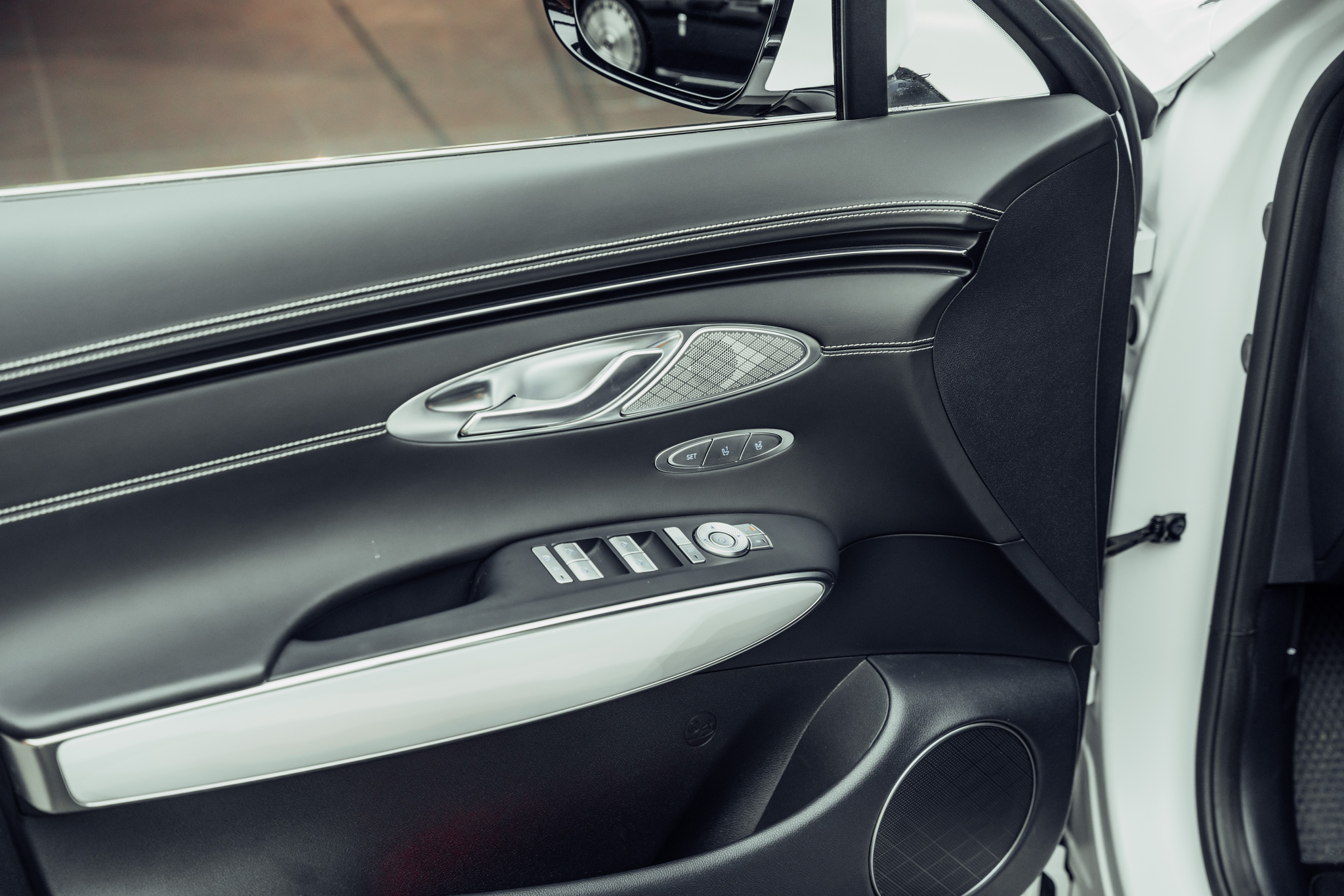 listing desktop thumbnail image 16