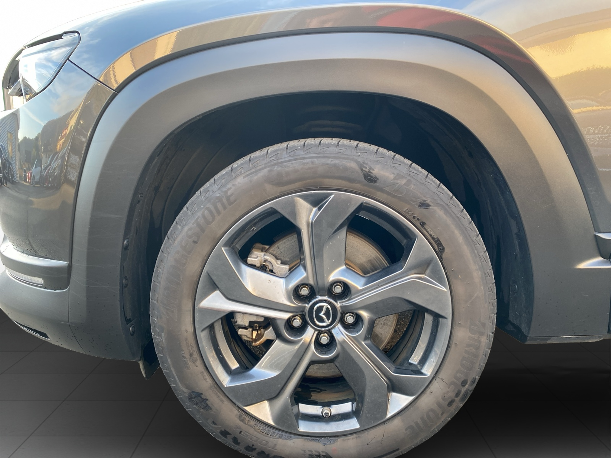 listing desktop thumbnail image 5