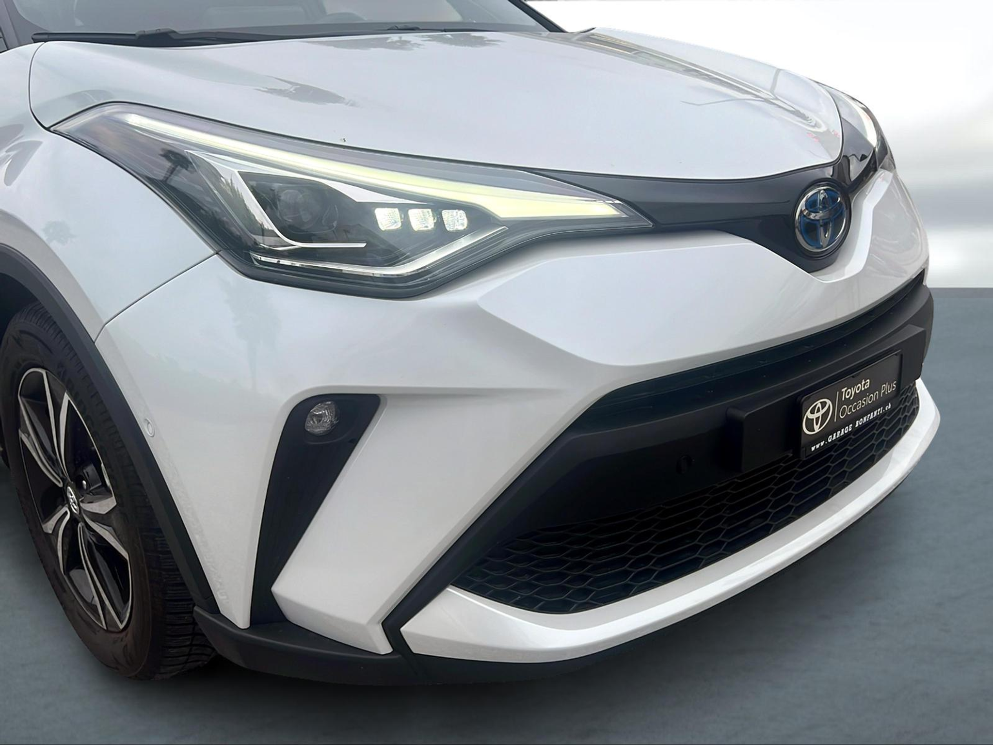 listing desktop thumbnail image 10