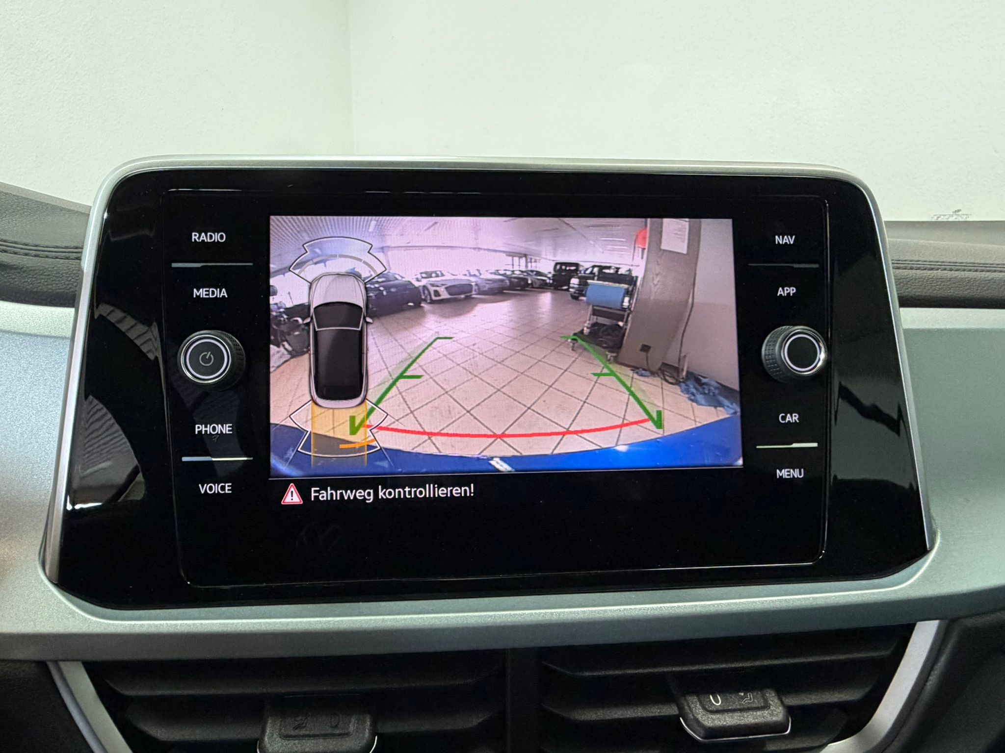 listing desktop thumbnail image 16