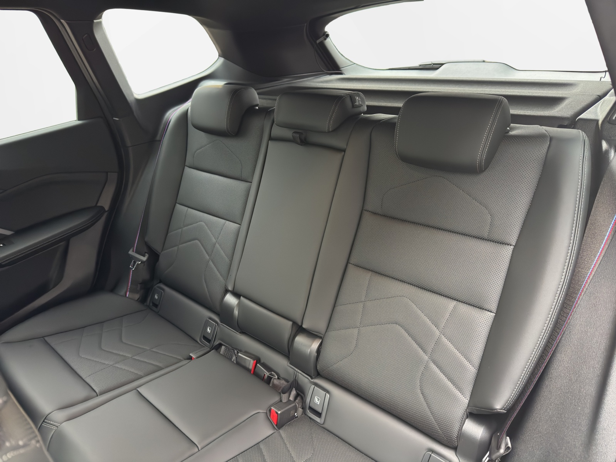 listing desktop thumbnail image 18