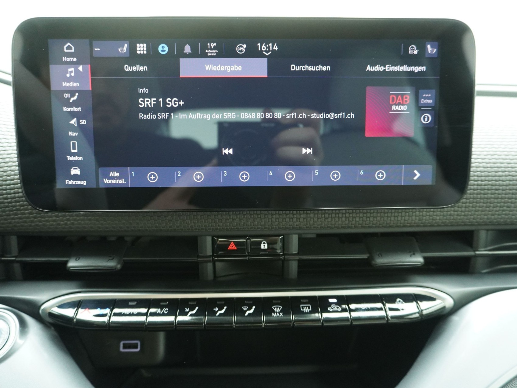 listing desktop thumbnail image 19