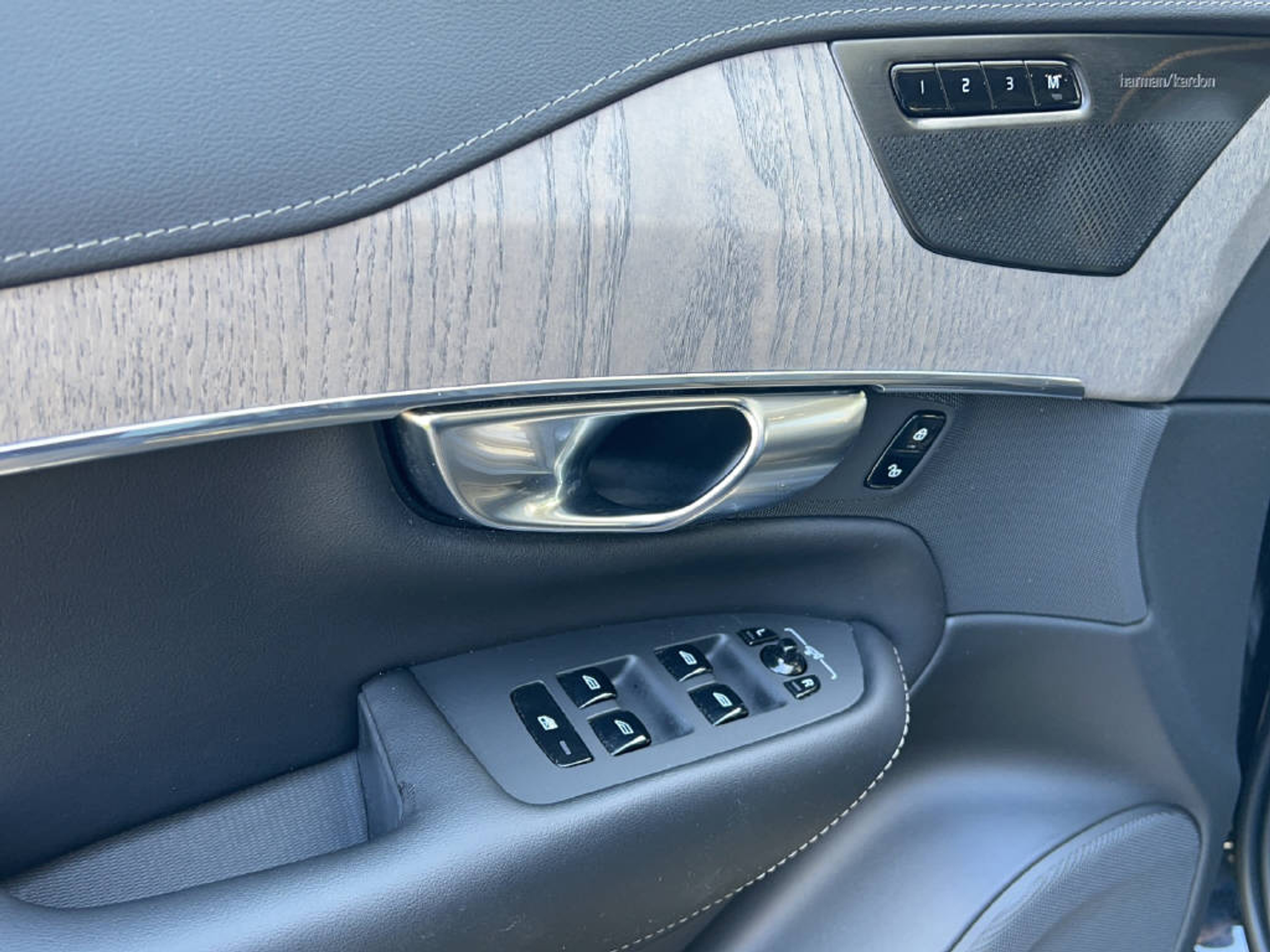 listing desktop thumbnail image 14