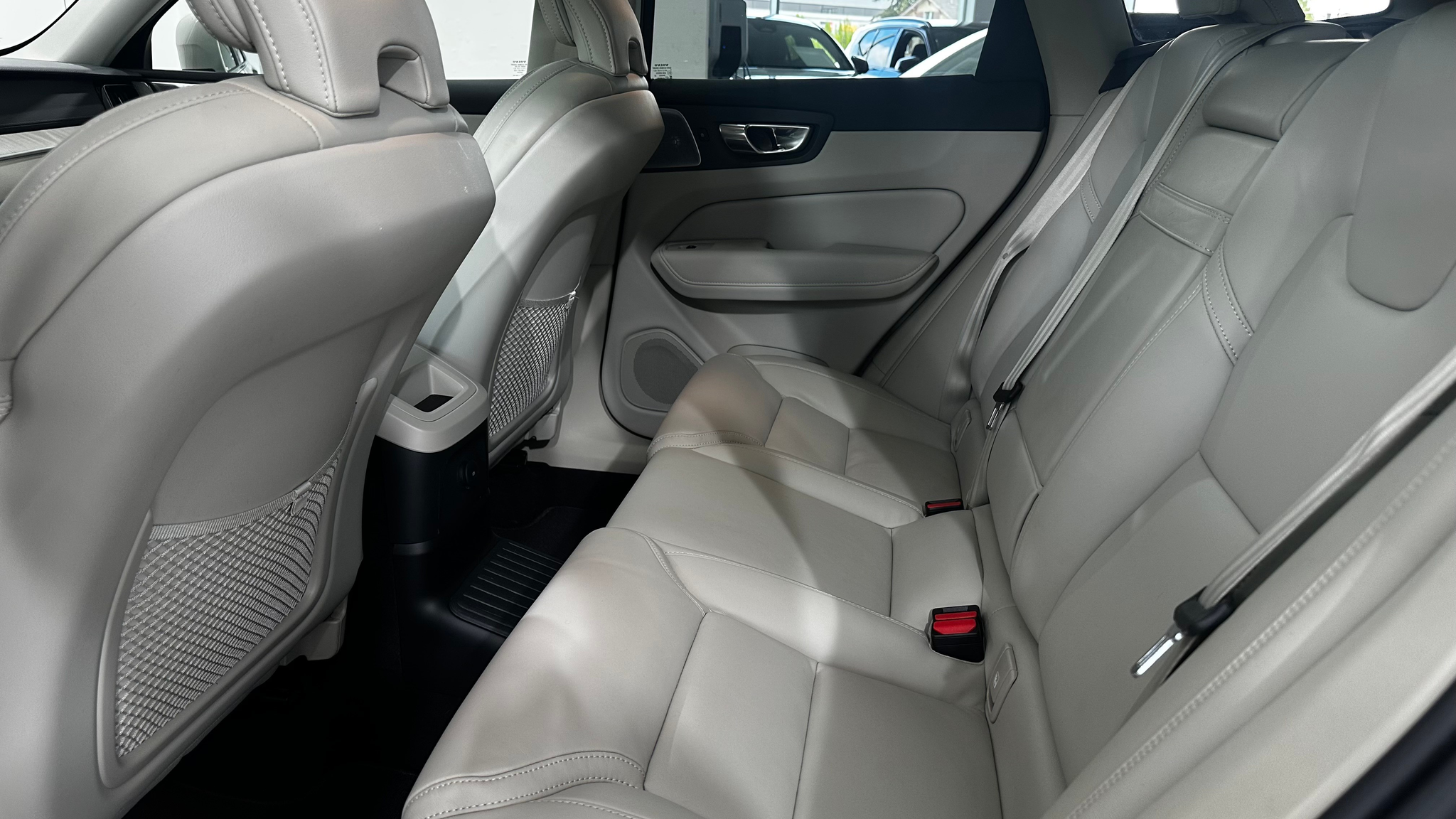 listing desktop thumbnail image 5