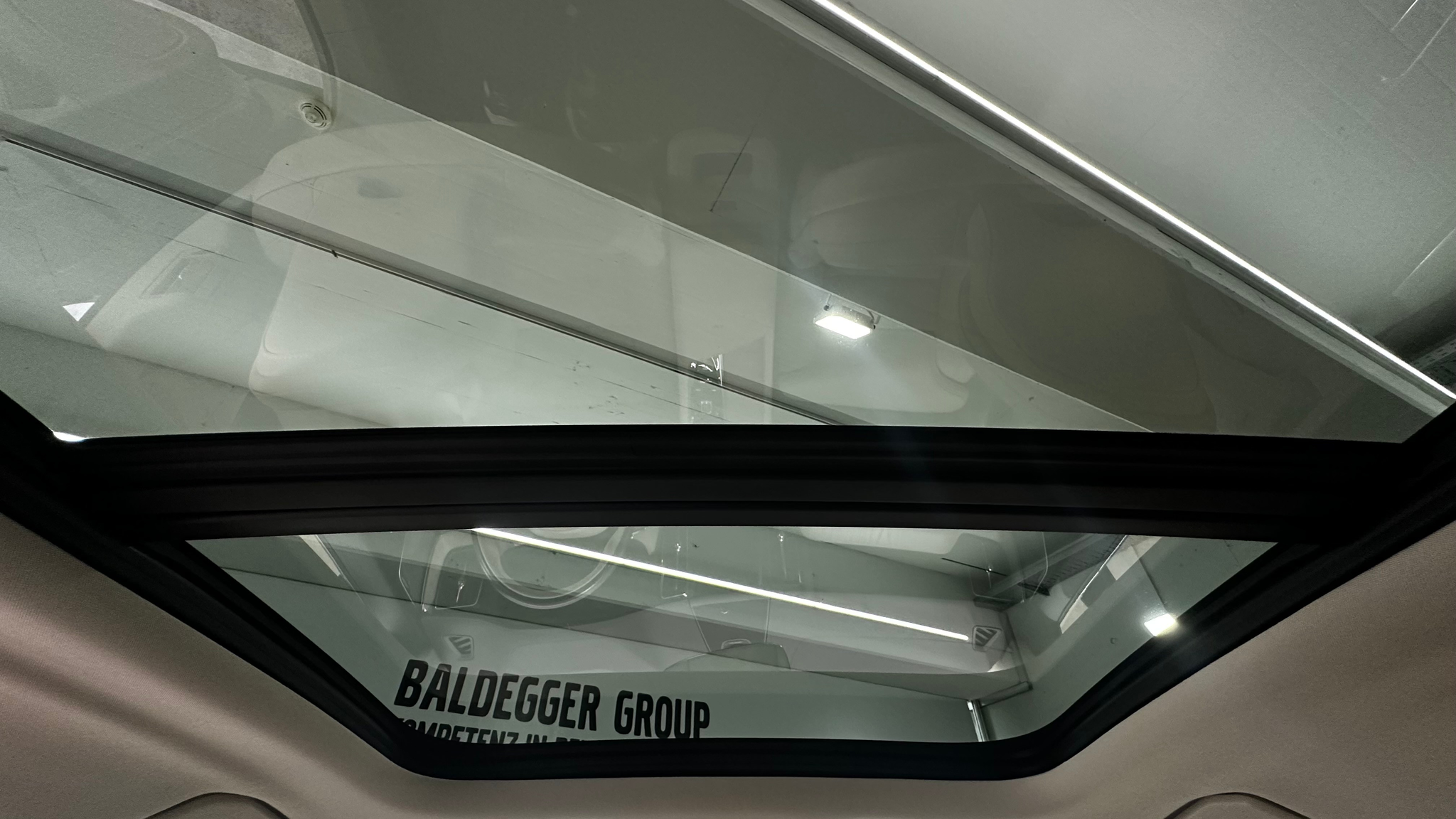 listing desktop thumbnail image 9