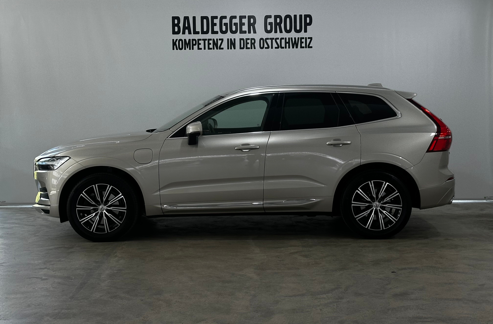 listing desktop thumbnail image 1