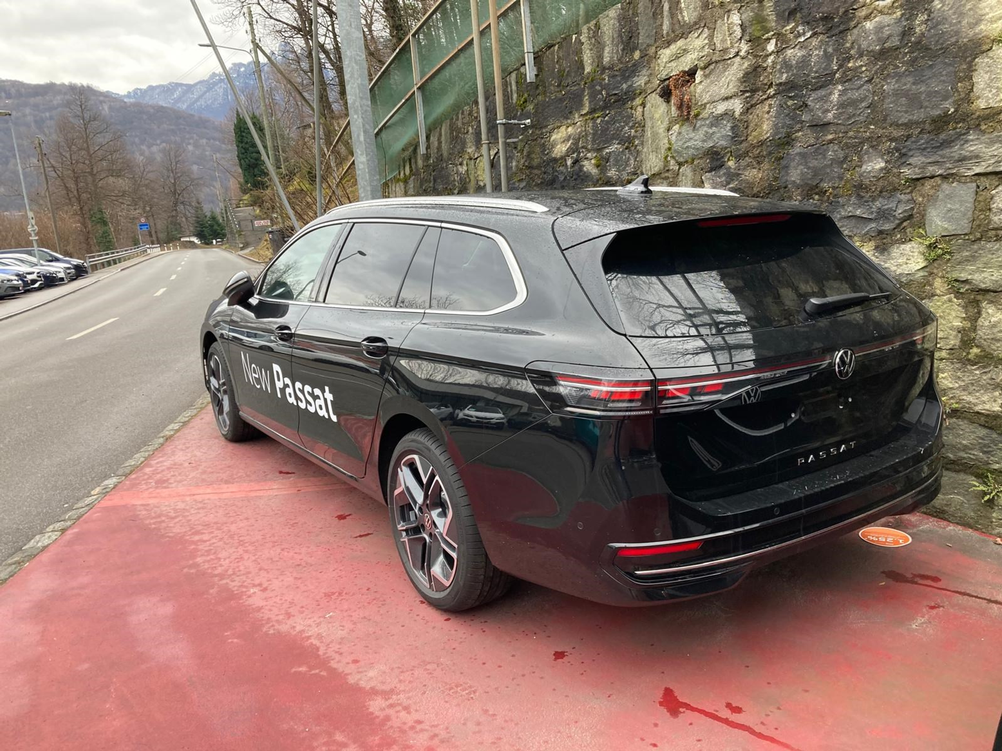 listing desktop thumbnail image 2