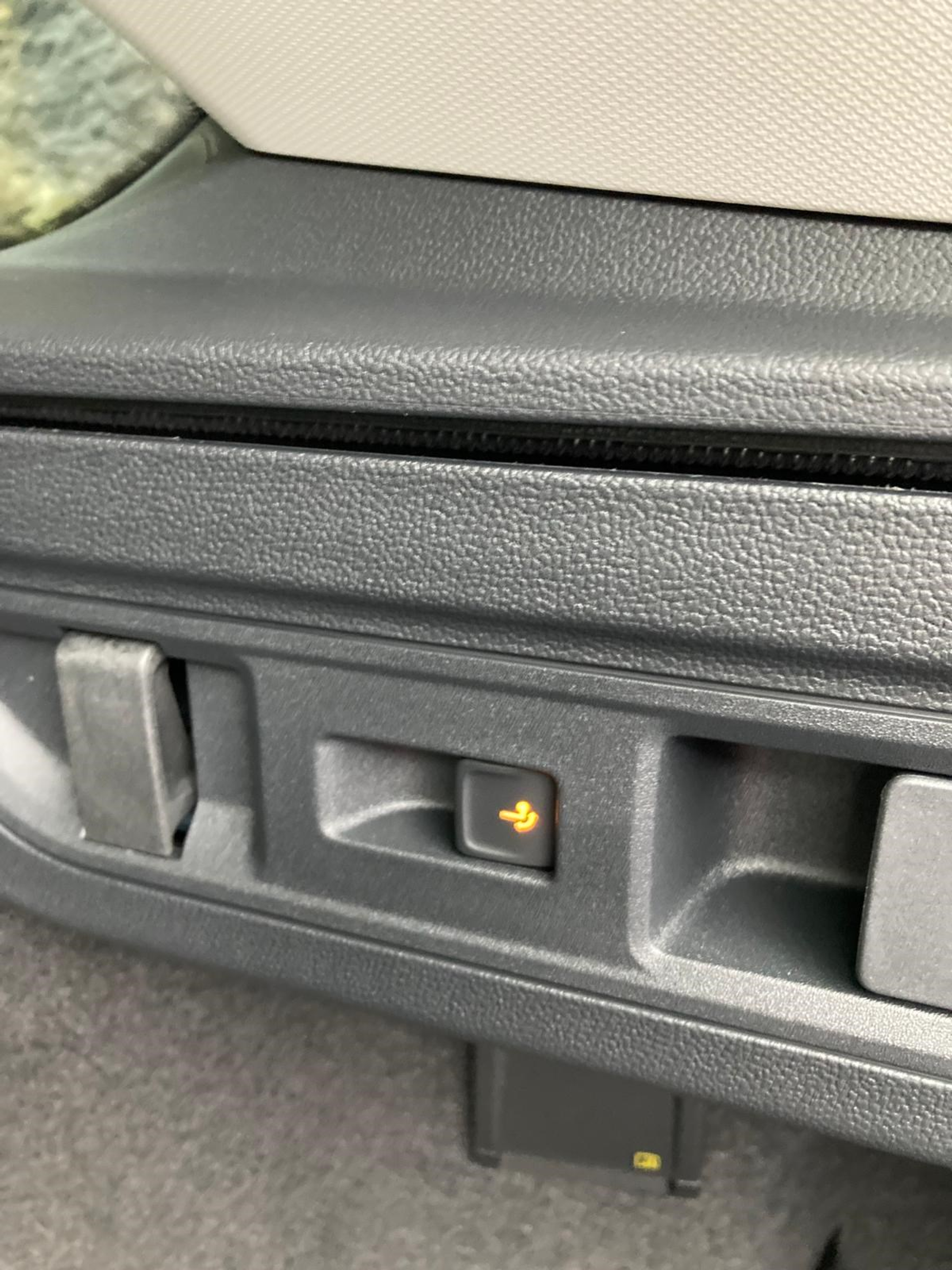 listing desktop thumbnail image 3