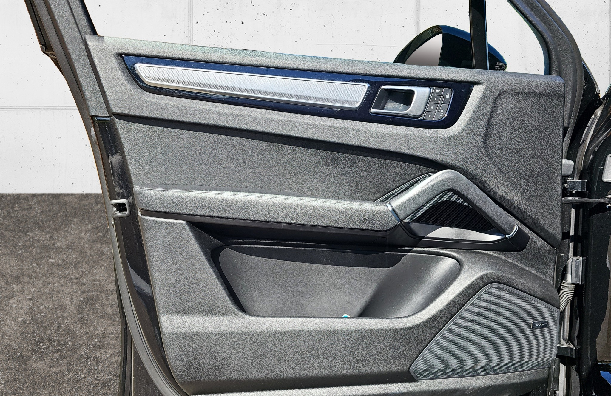 listing desktop thumbnail image 26