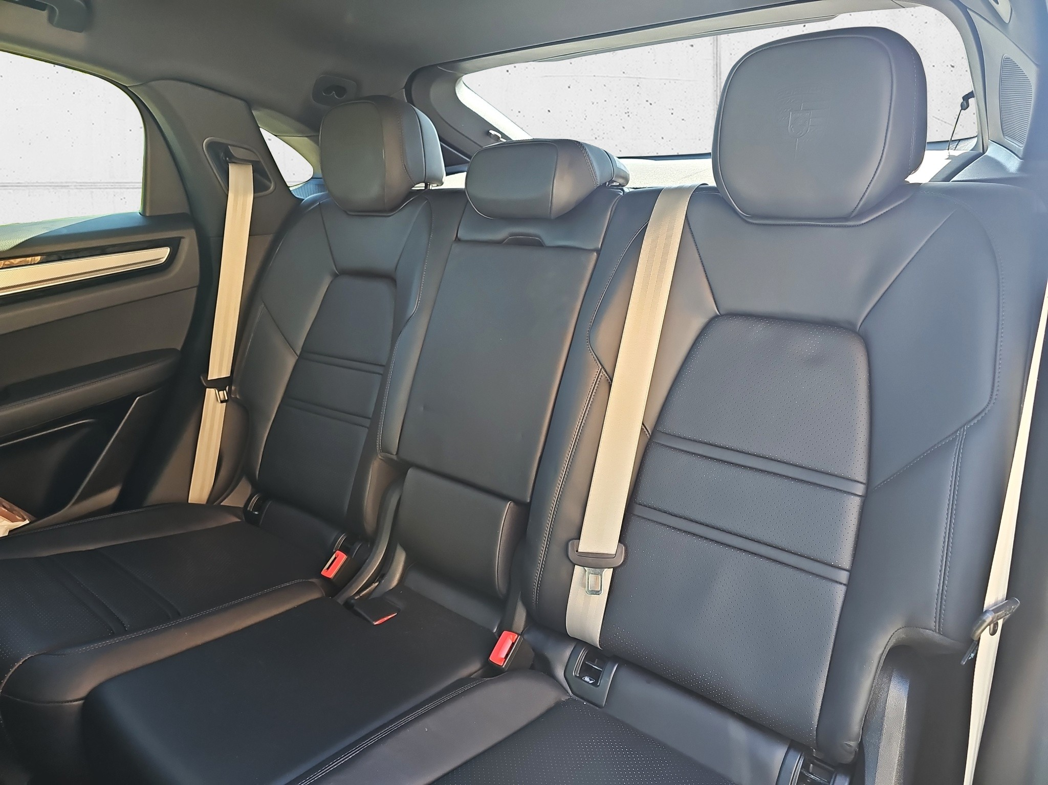 listing desktop thumbnail image 27