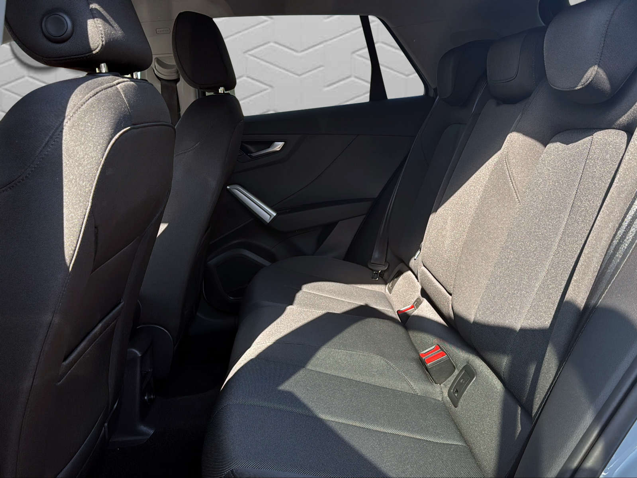 listing desktop thumbnail image 12