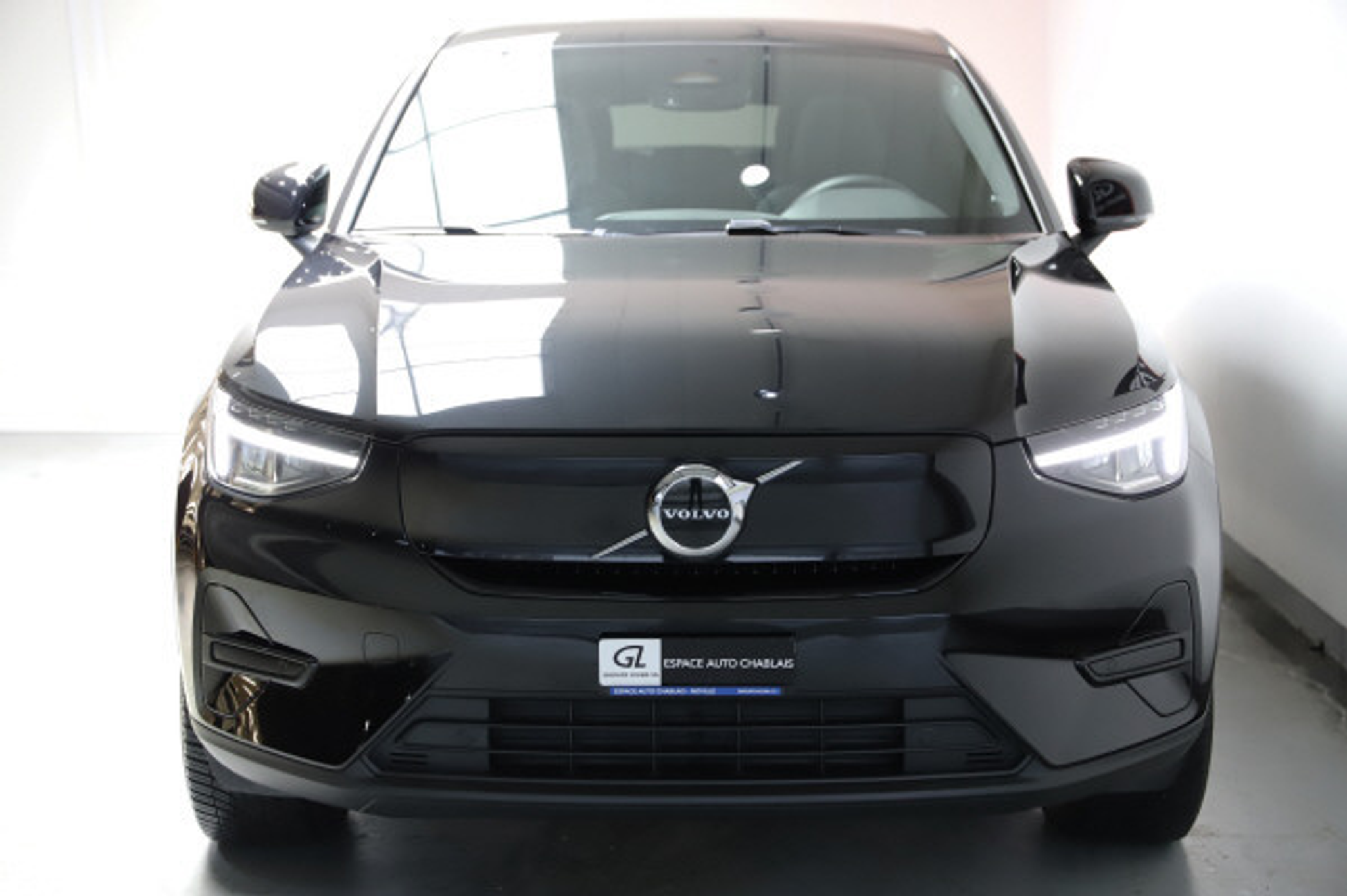 listing desktop thumbnail image 4