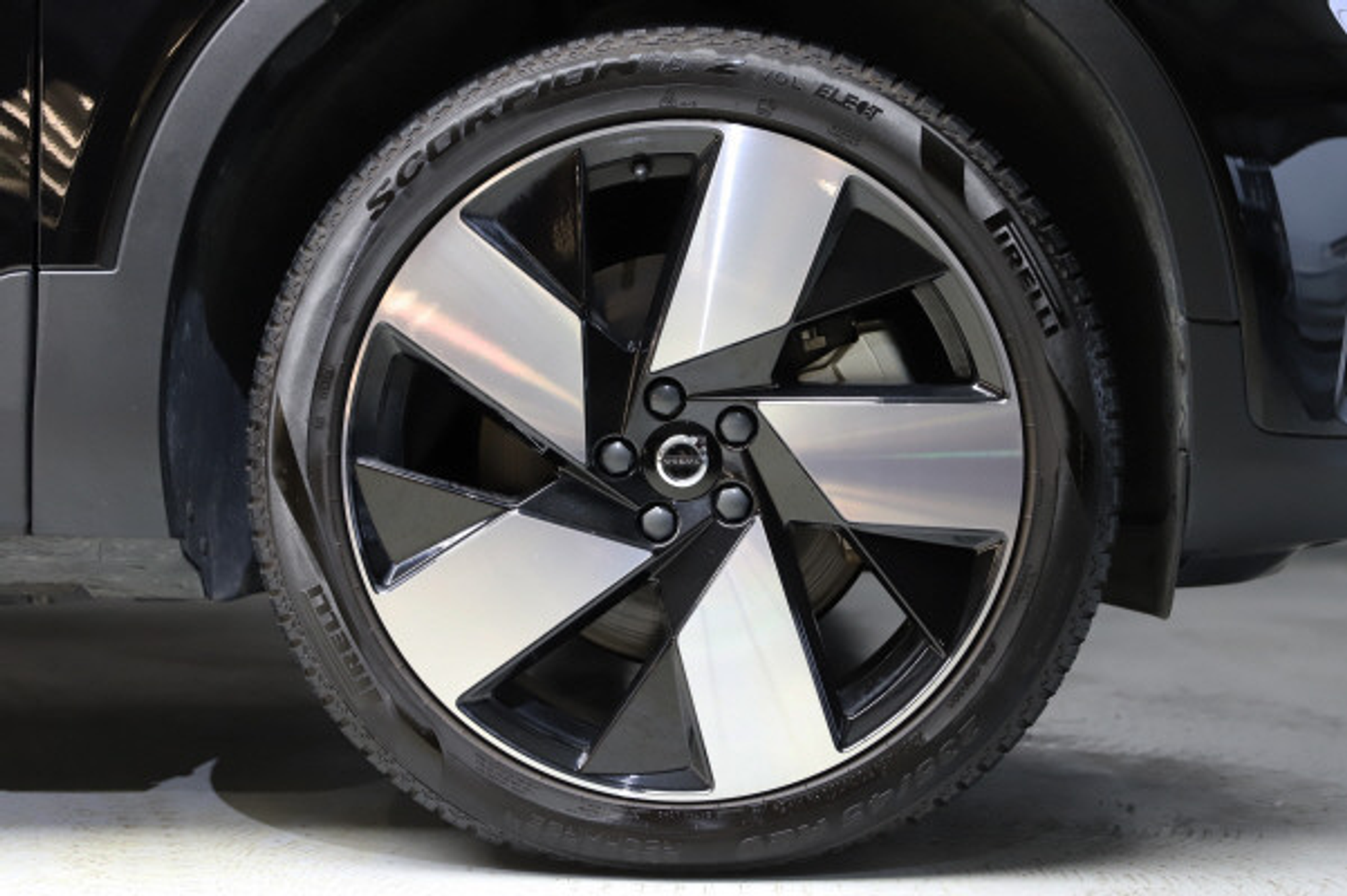 listing desktop thumbnail image 12