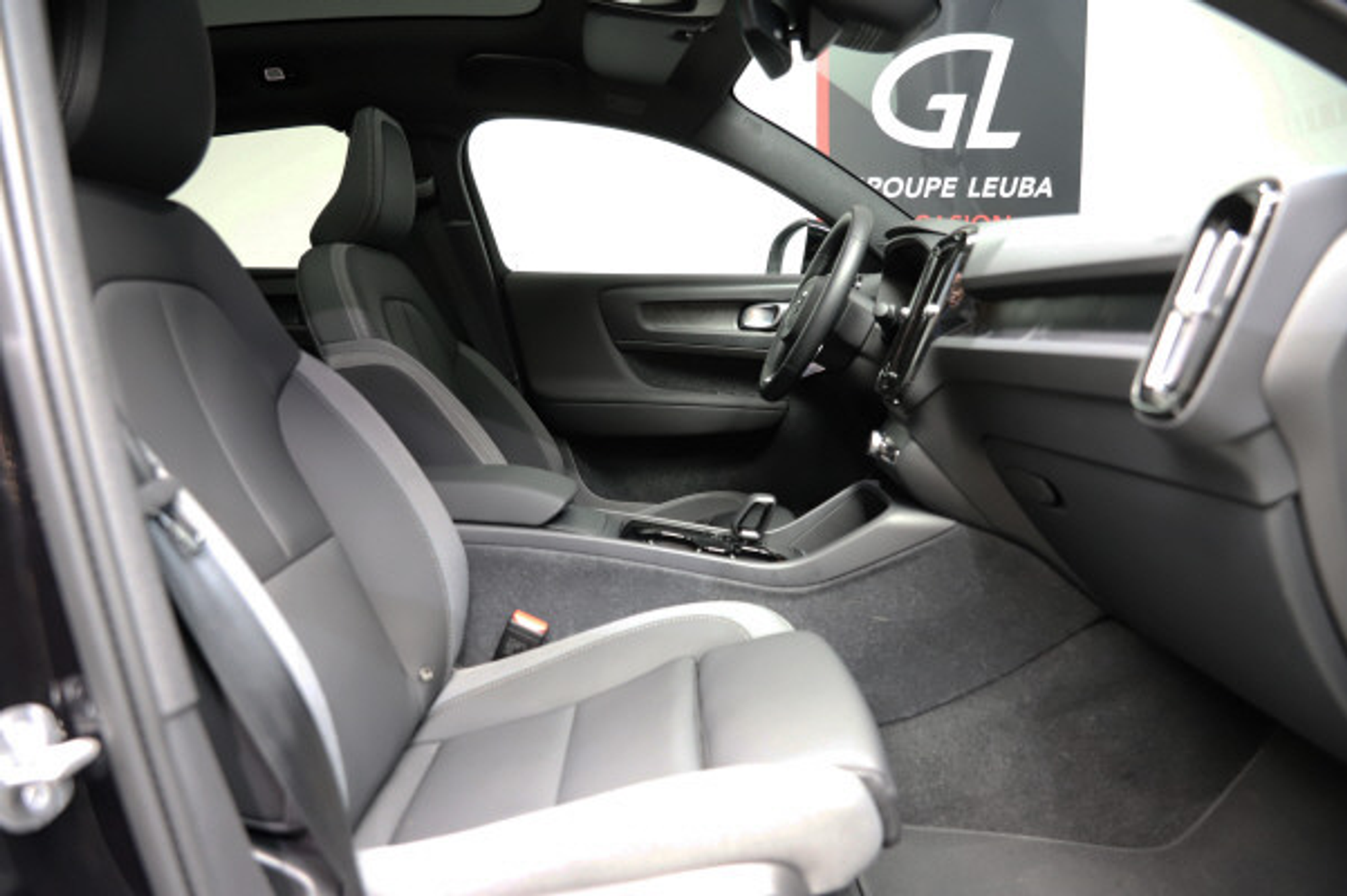 listing desktop thumbnail image 8