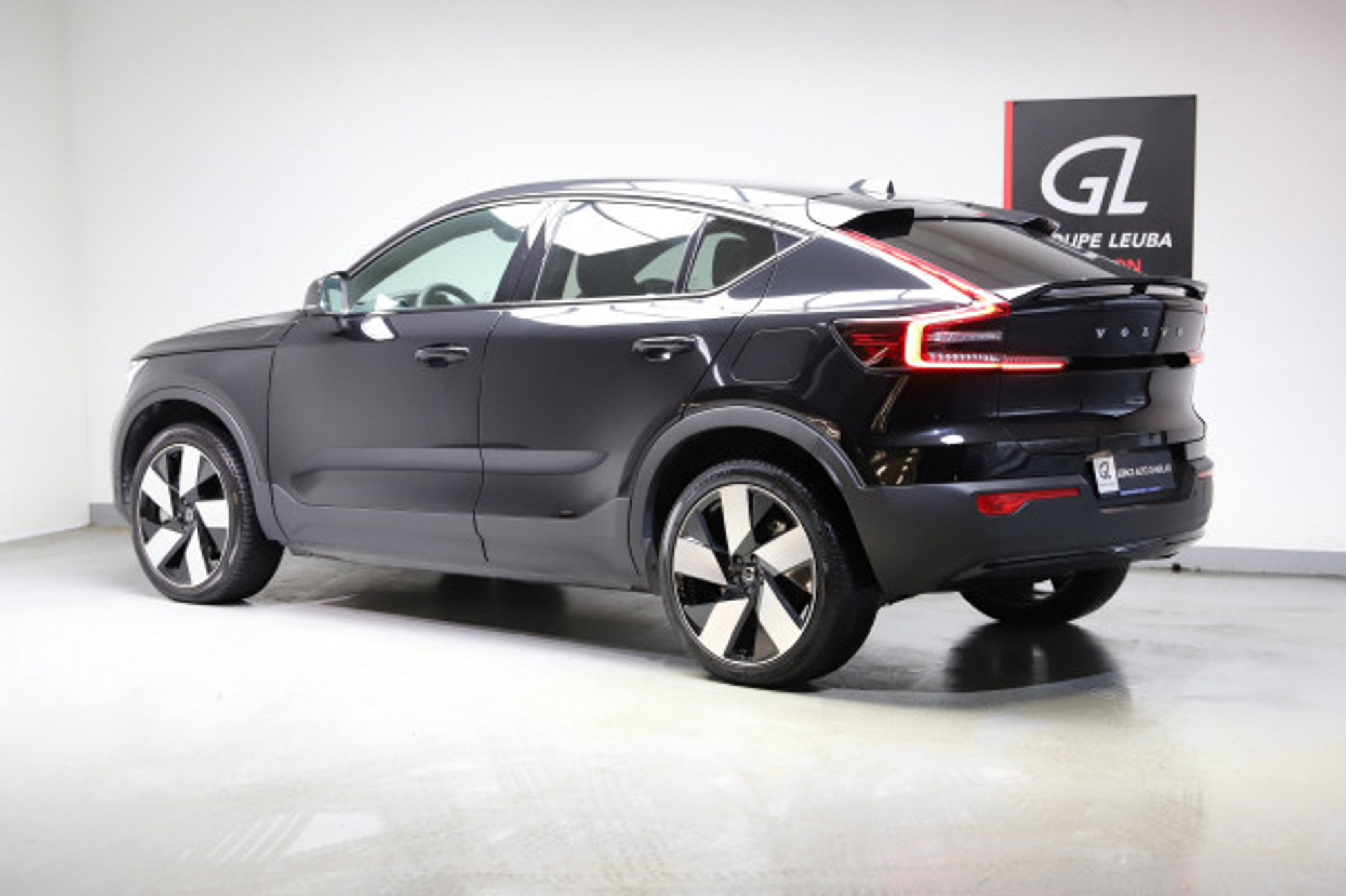 listing desktop thumbnail image 2