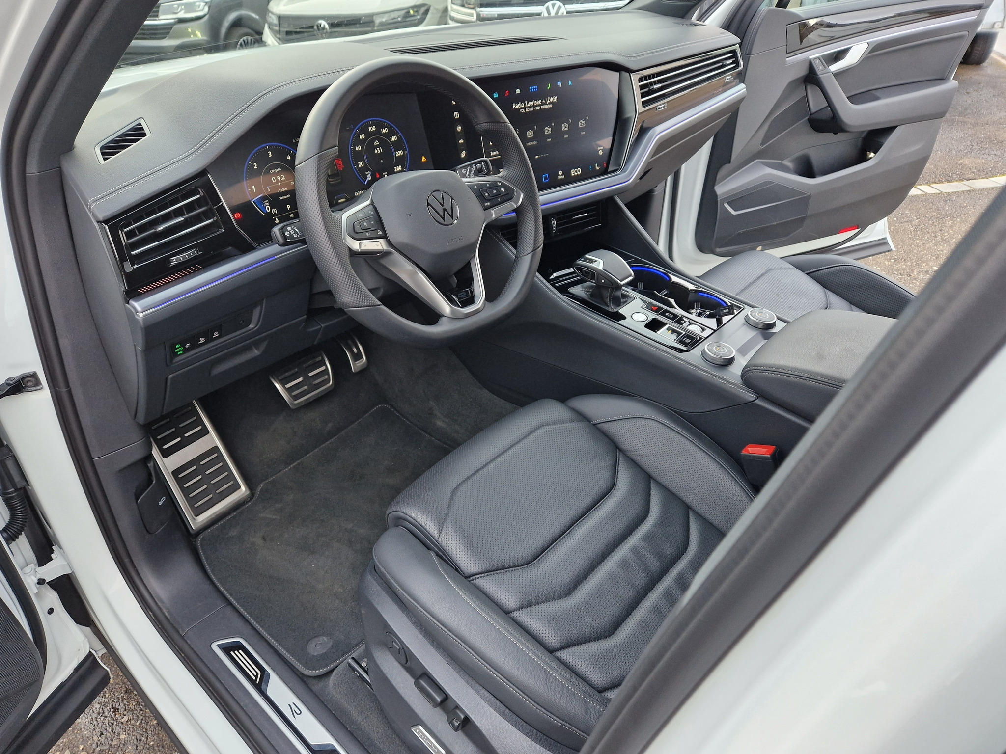 listing desktop thumbnail image 10