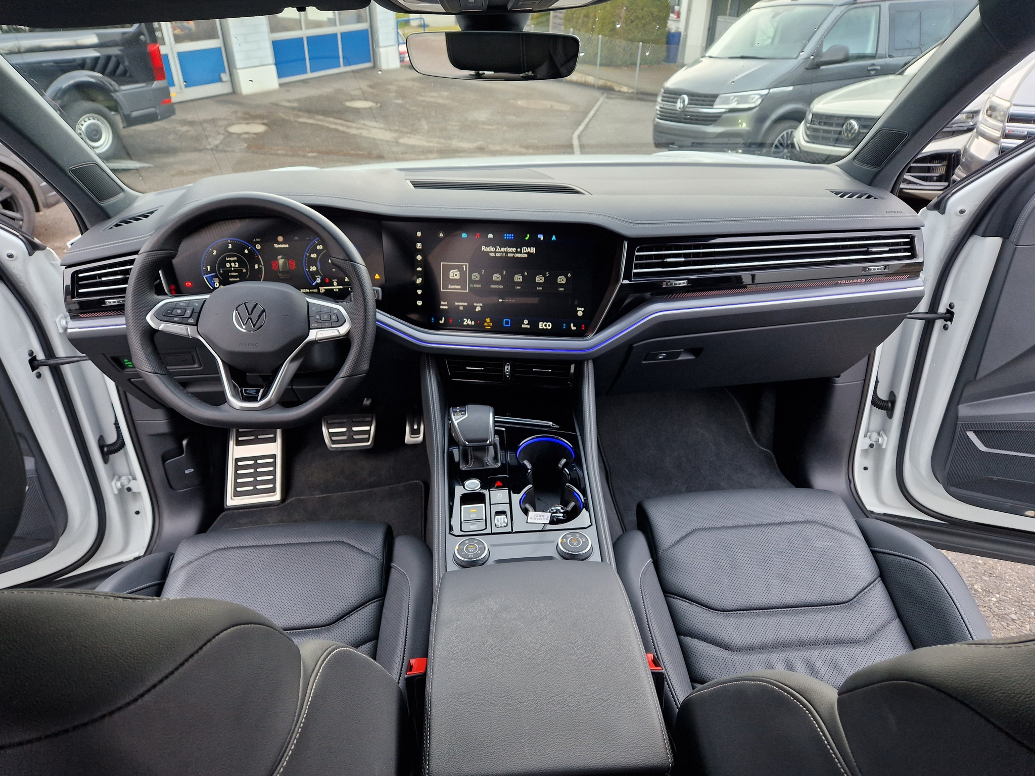 listing desktop thumbnail image 9