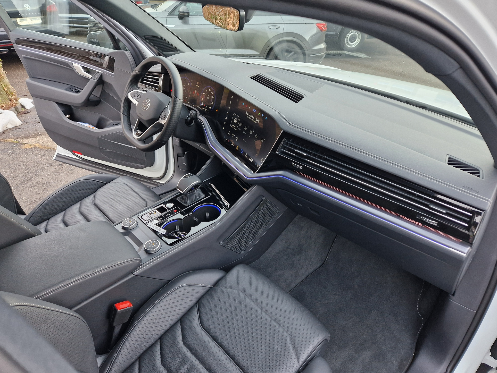 listing desktop thumbnail image 11