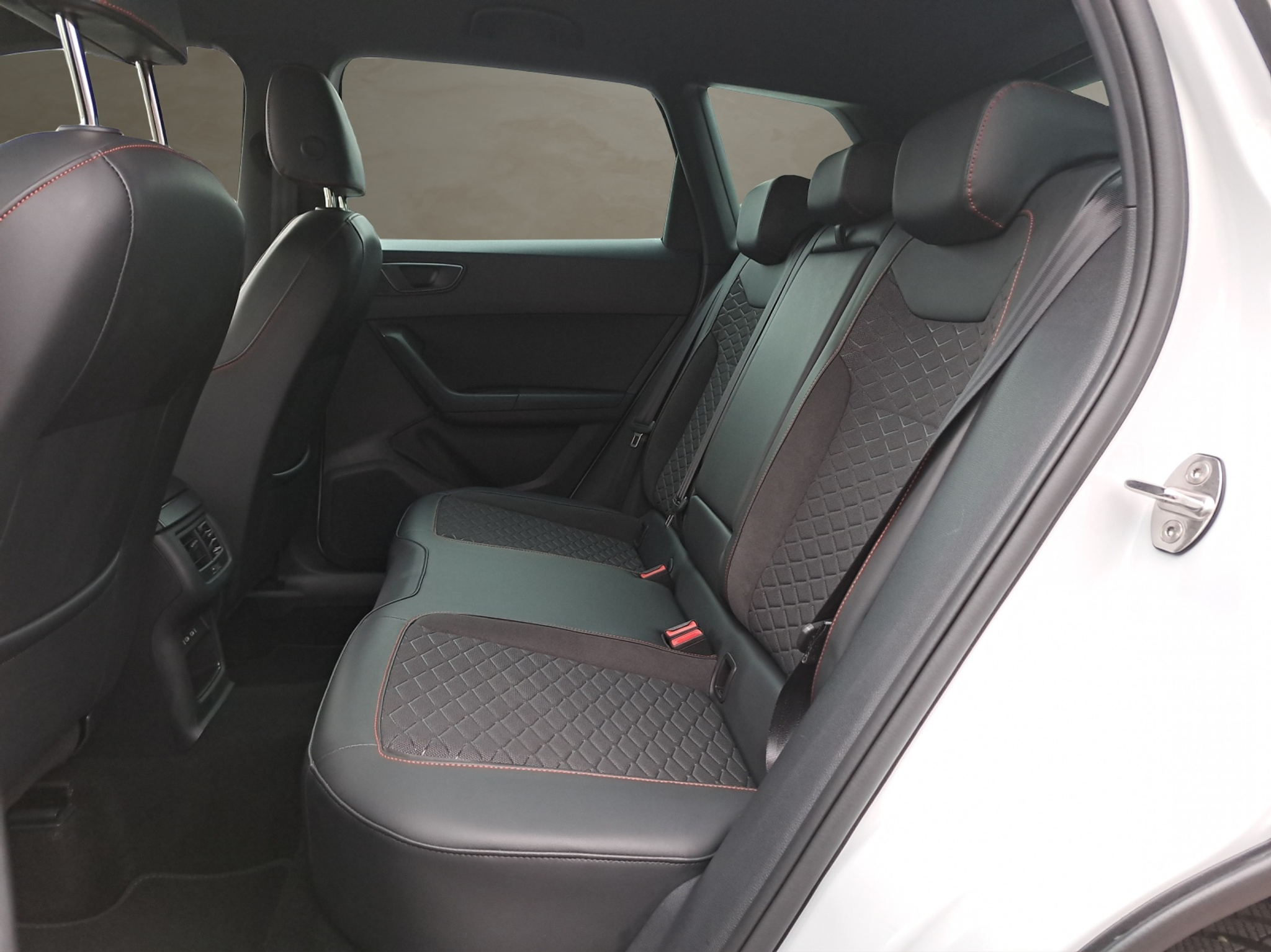 listing desktop thumbnail image 14