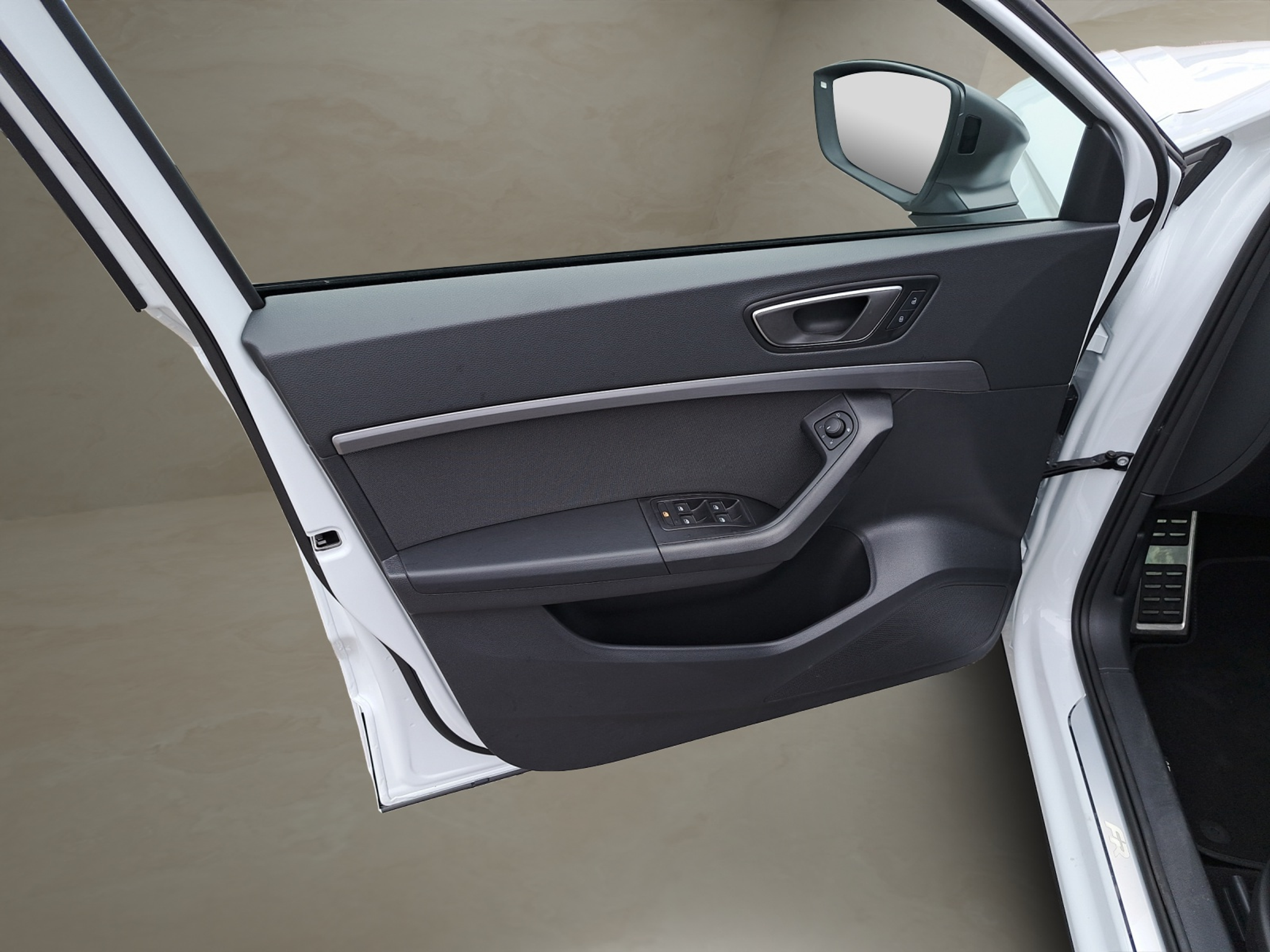 listing desktop thumbnail image 13