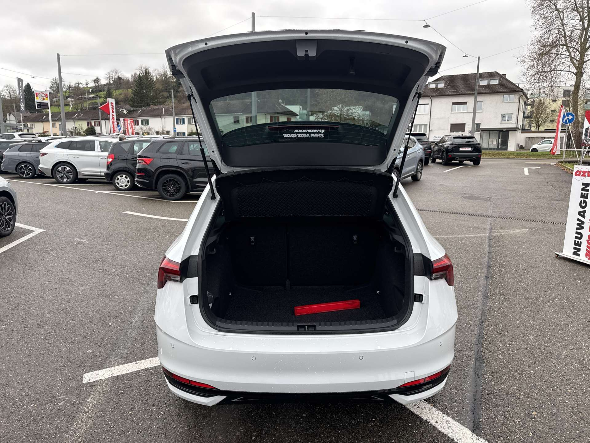 listing desktop thumbnail image 7