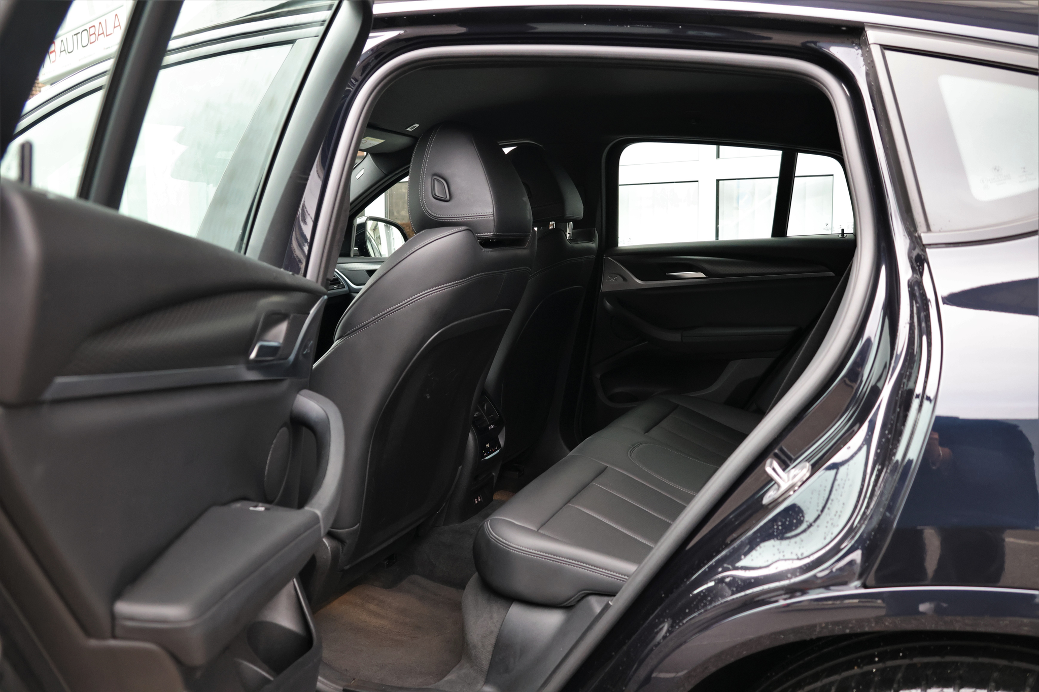 listing desktop thumbnail image 11