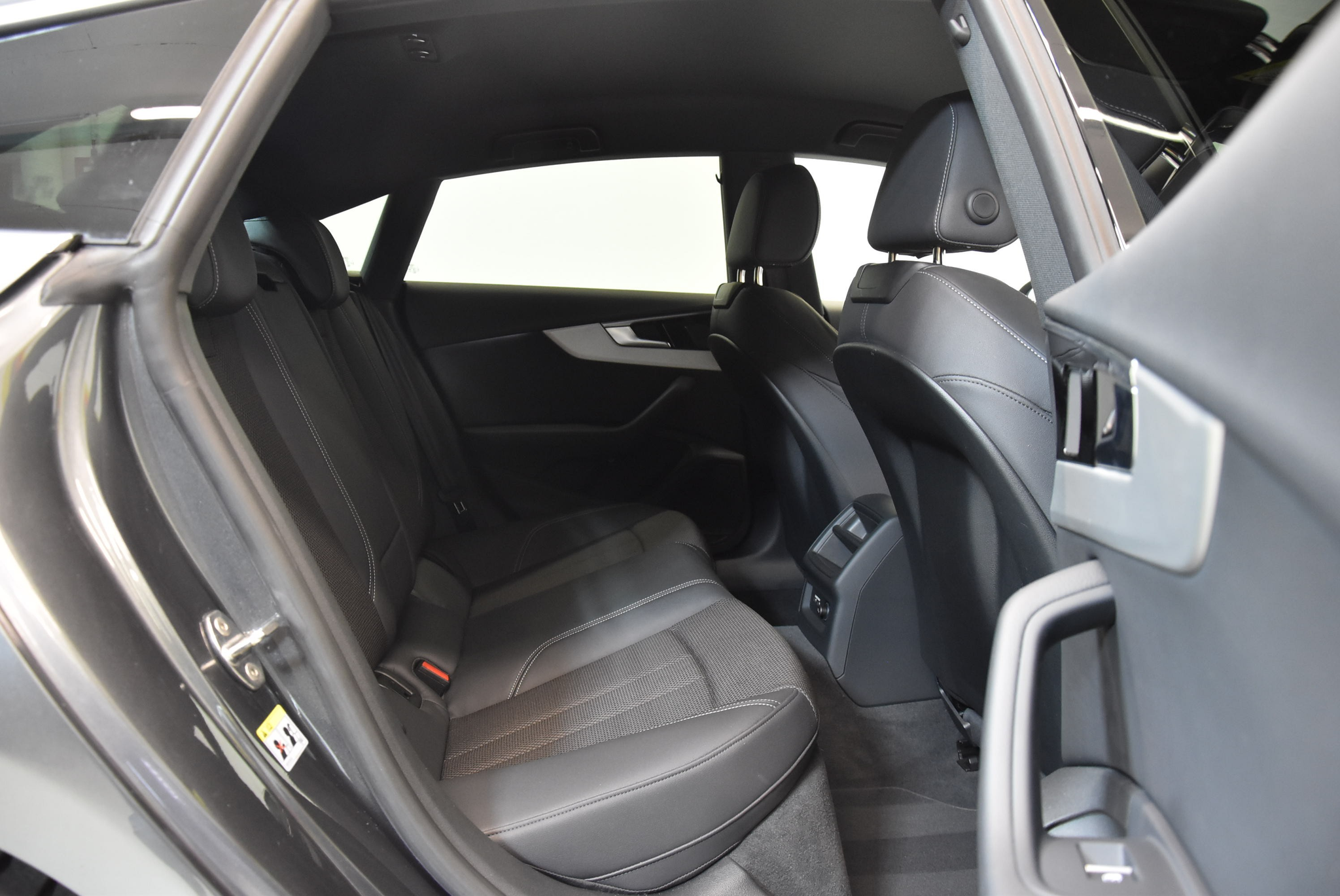 listing desktop thumbnail image 6