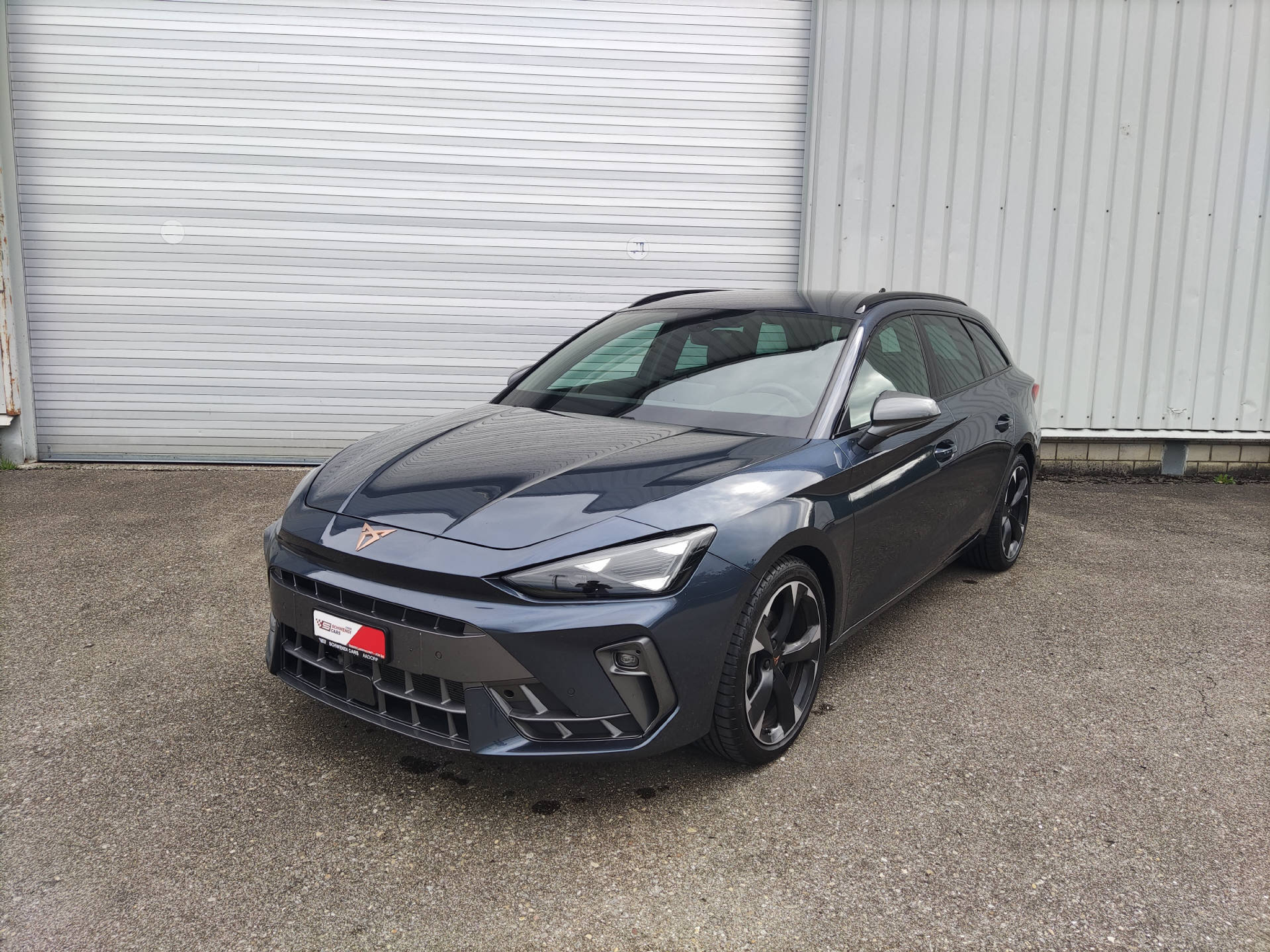 listing desktop thumbnail image 4