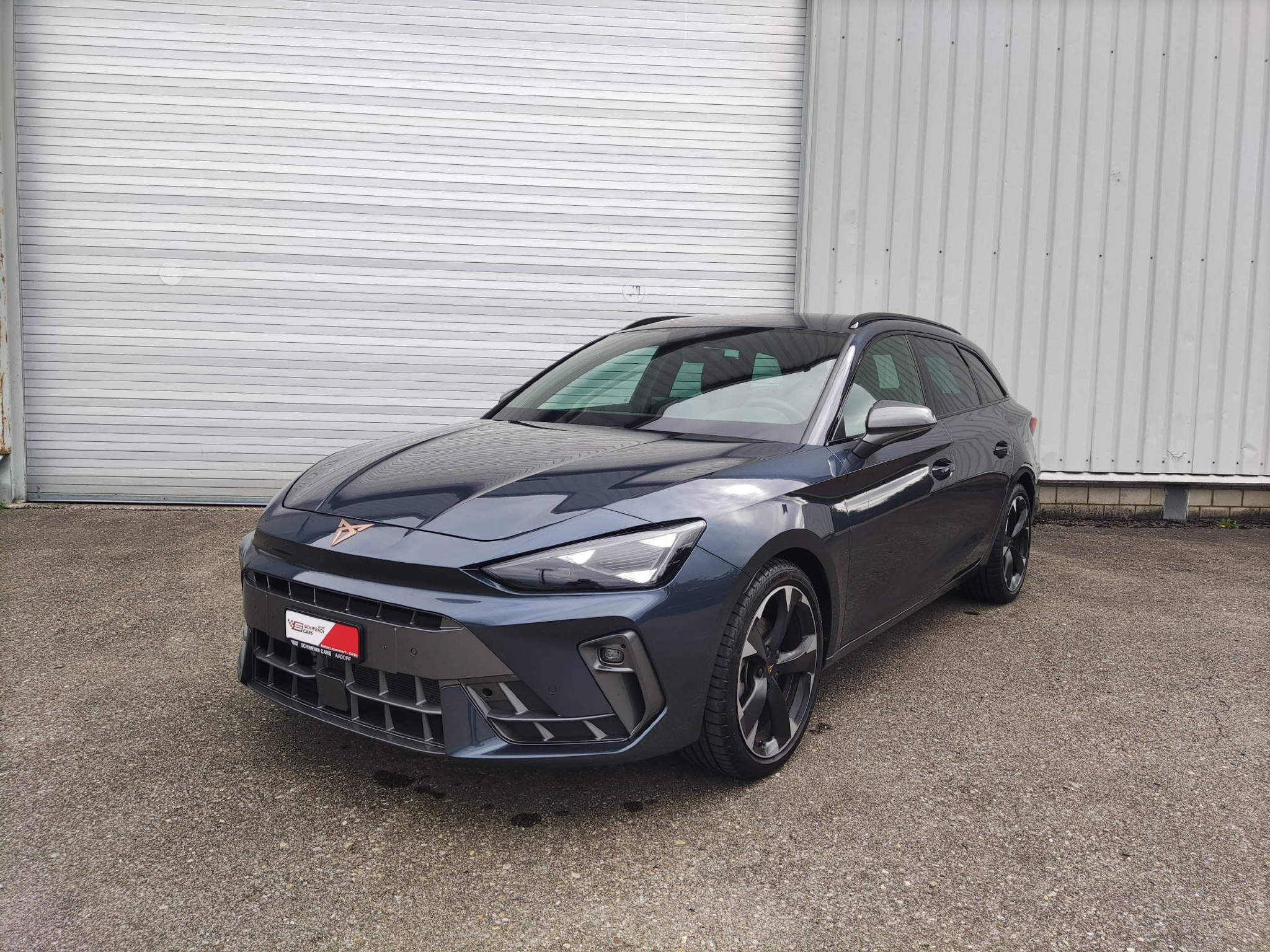 listing desktop thumbnail image 3