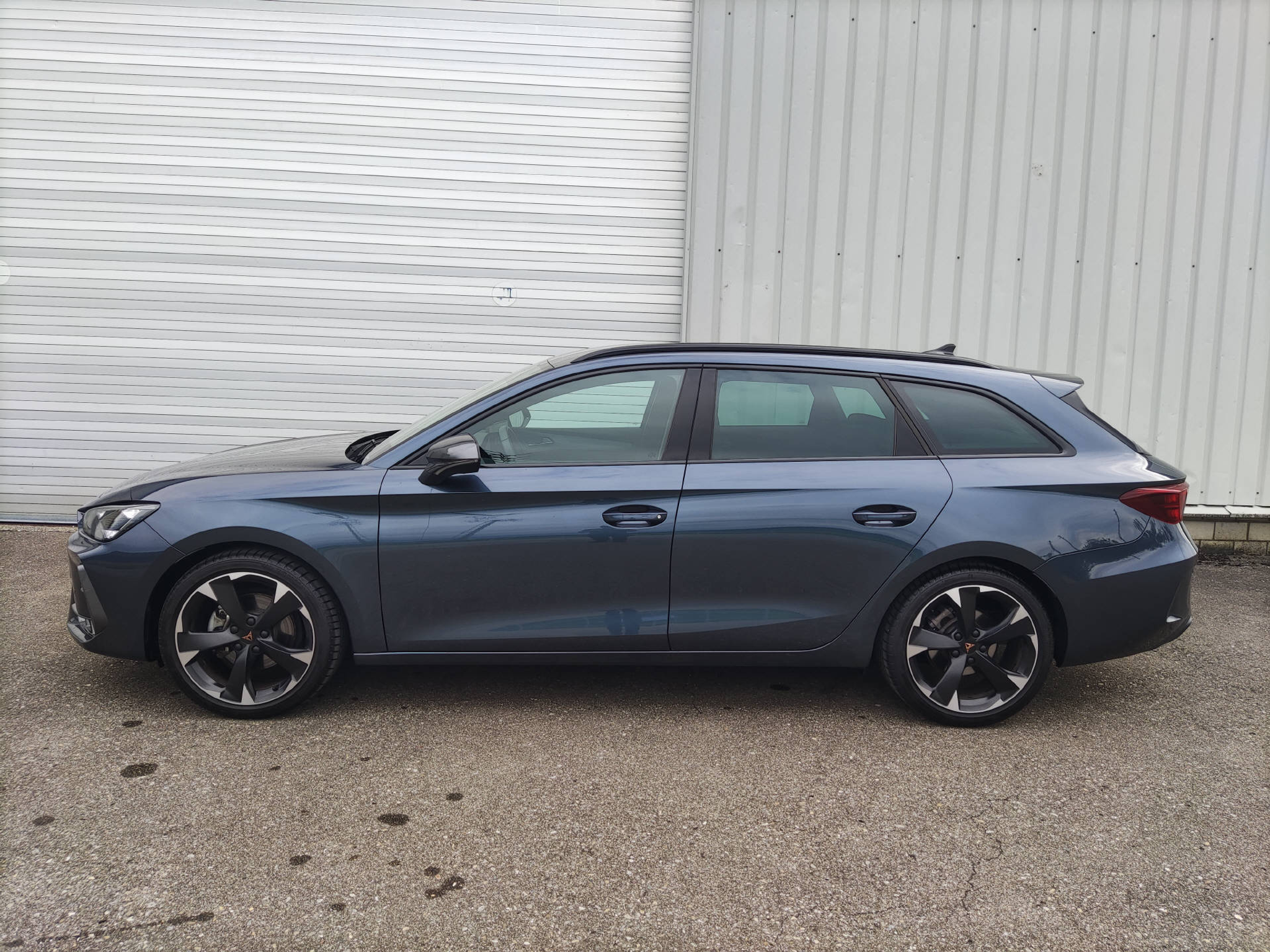 listing desktop thumbnail image 5