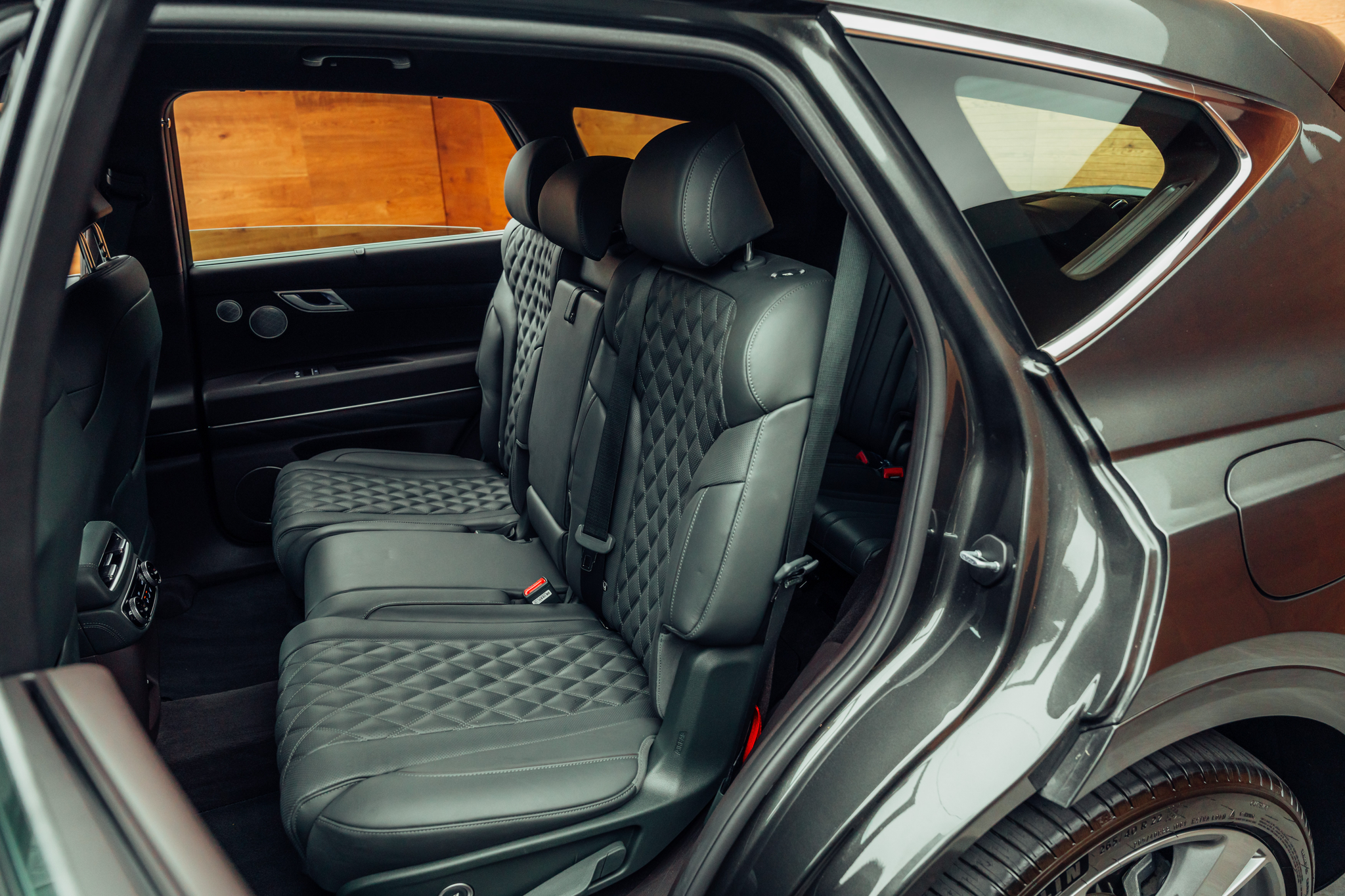 listing desktop thumbnail image 6