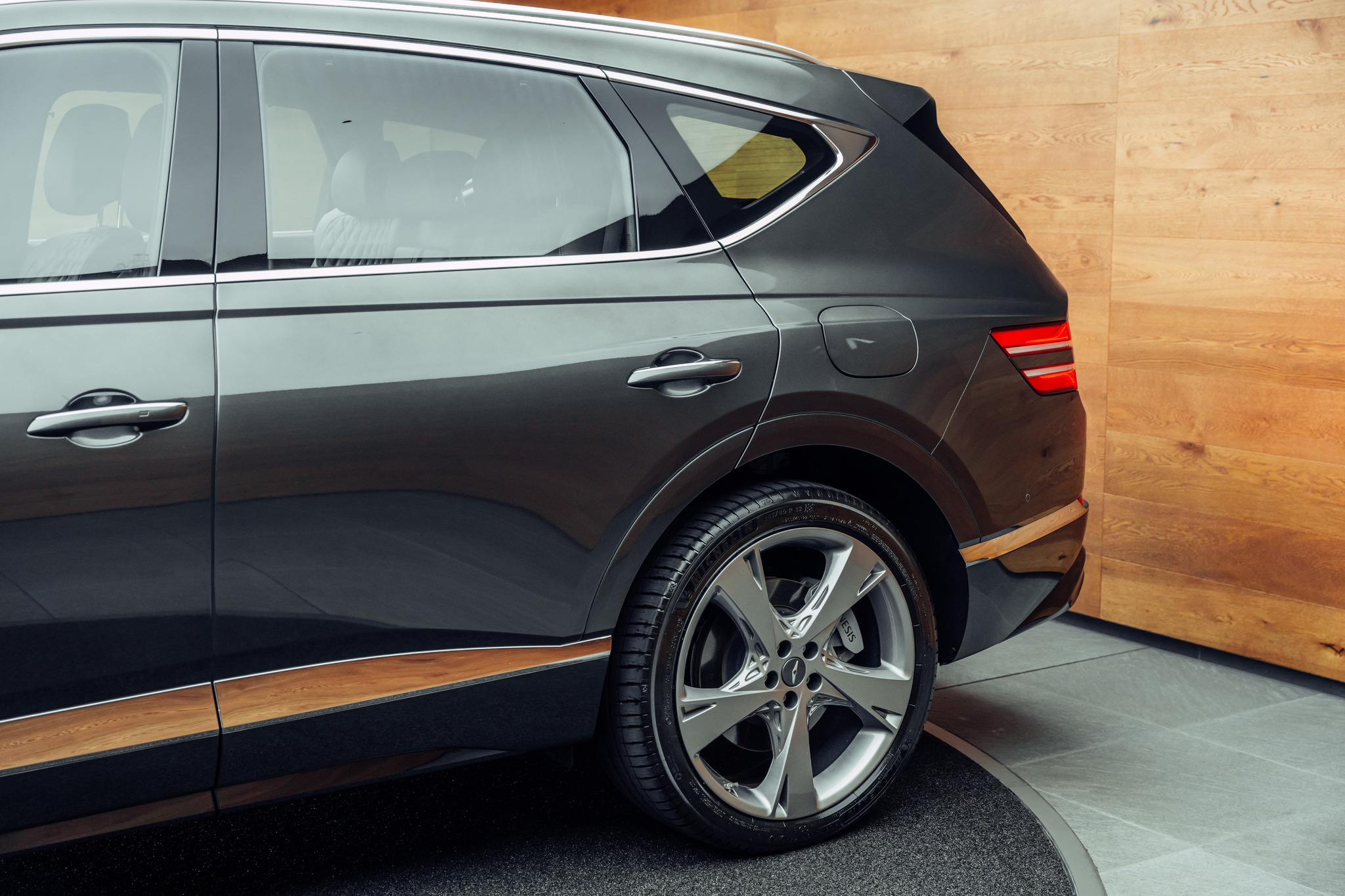 listing desktop thumbnail image 16