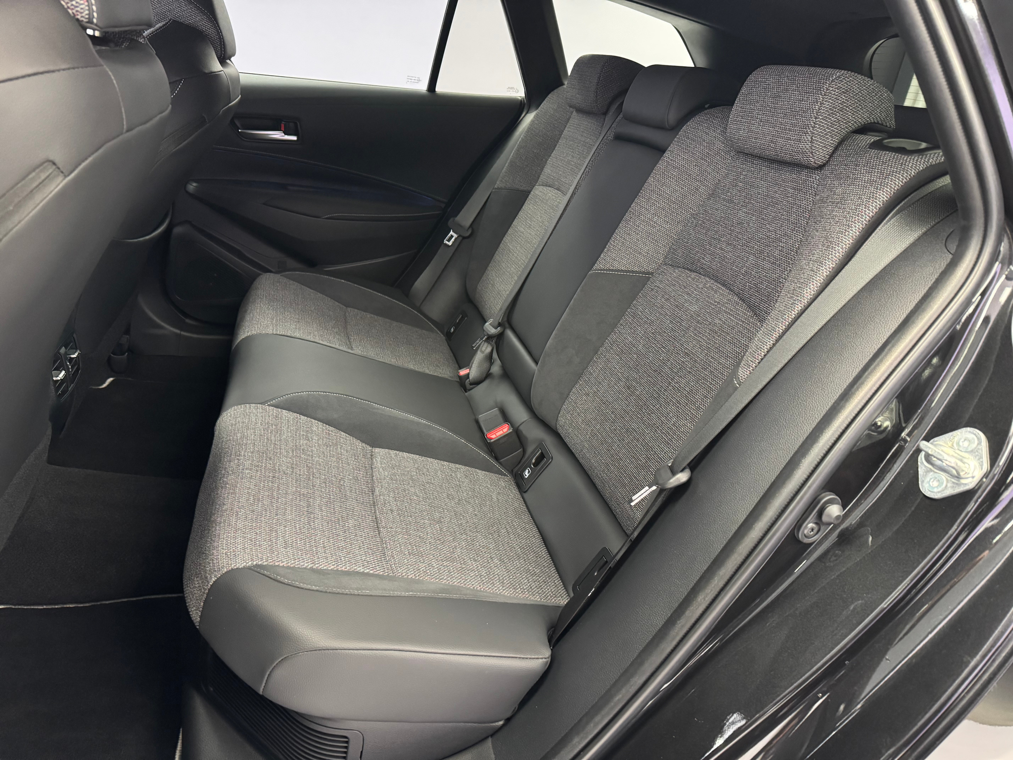 listing desktop thumbnail image 9