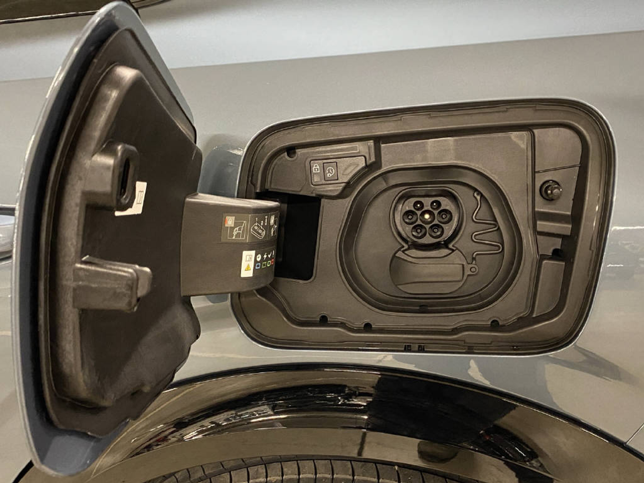 listing desktop thumbnail image 17