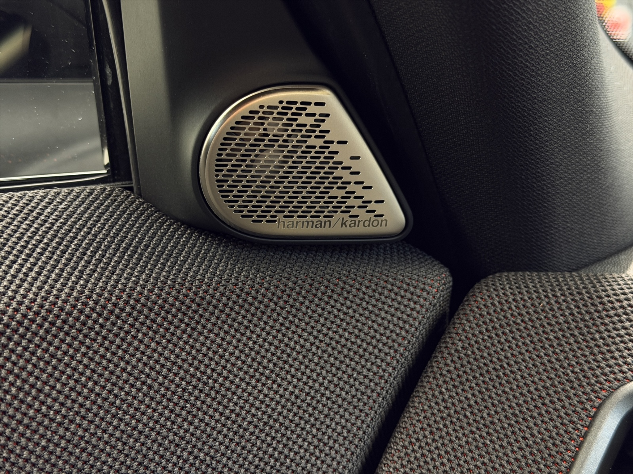 listing desktop thumbnail image 16