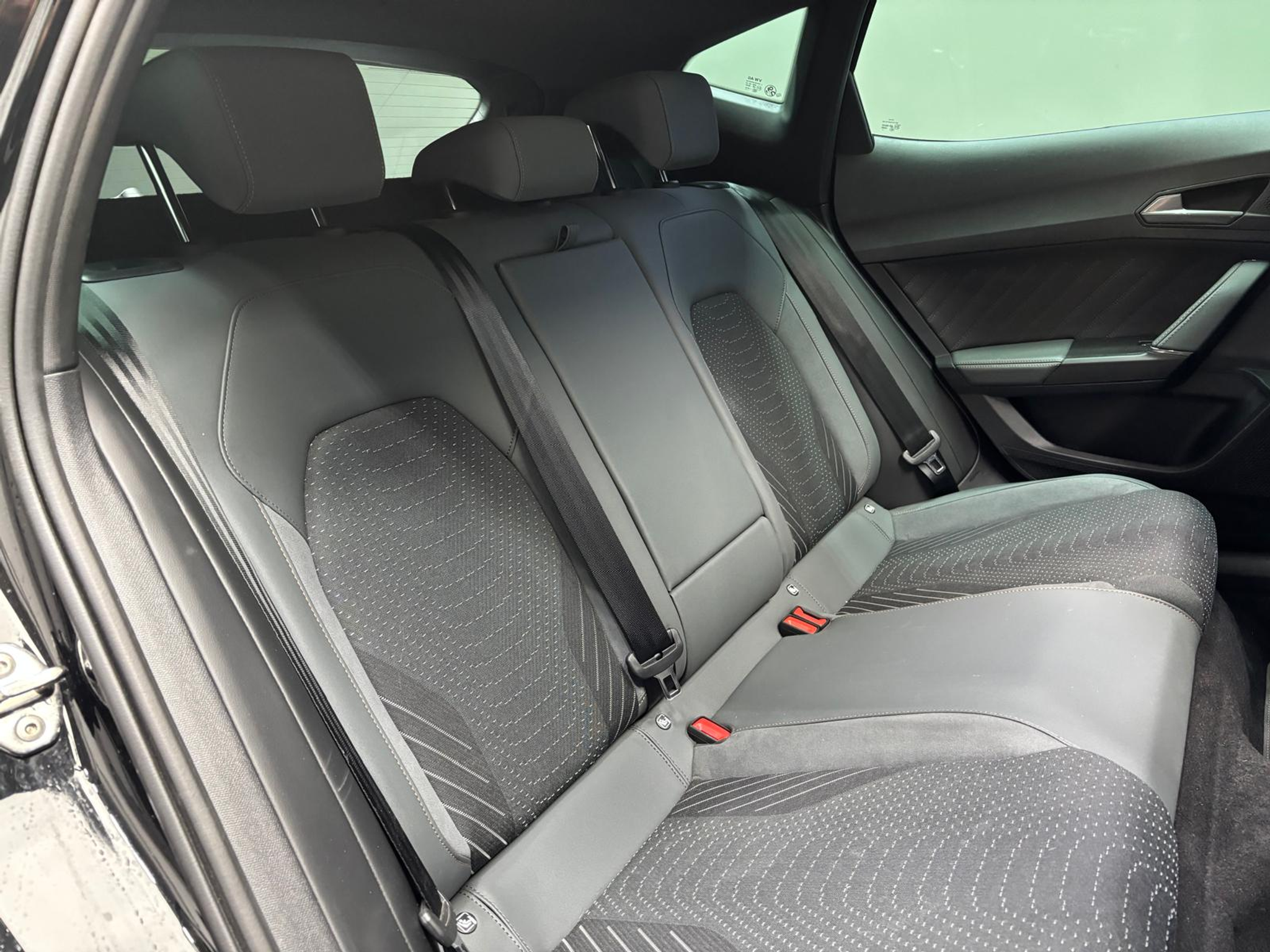 listing desktop thumbnail image 17