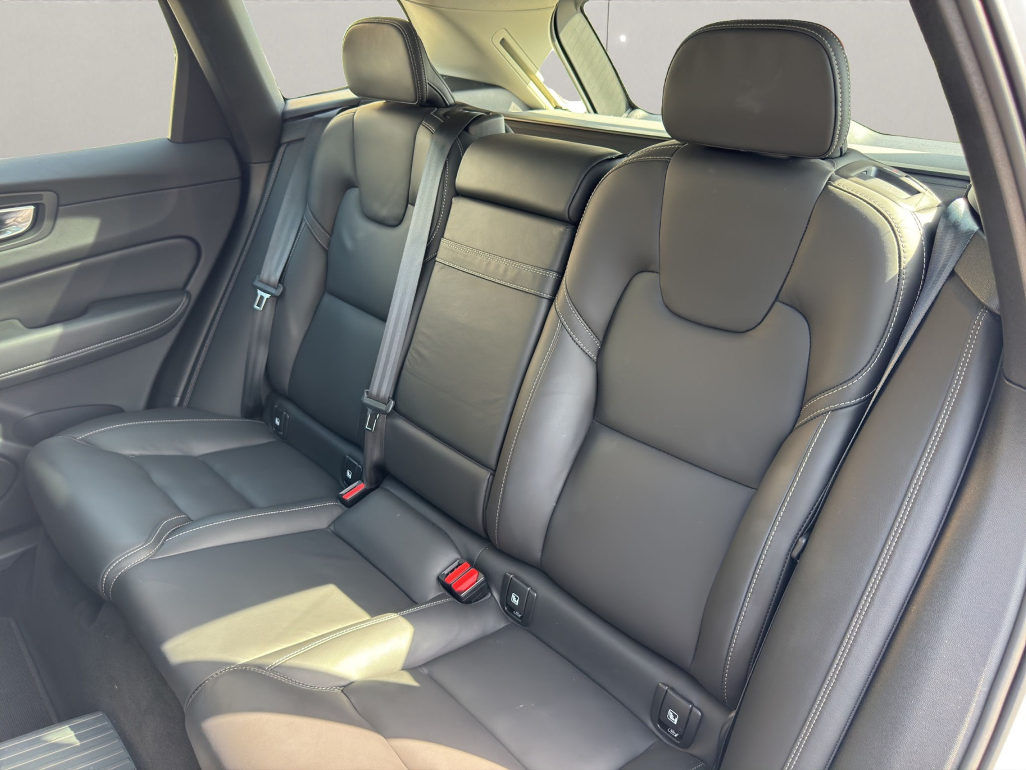 listing desktop thumbnail image 12