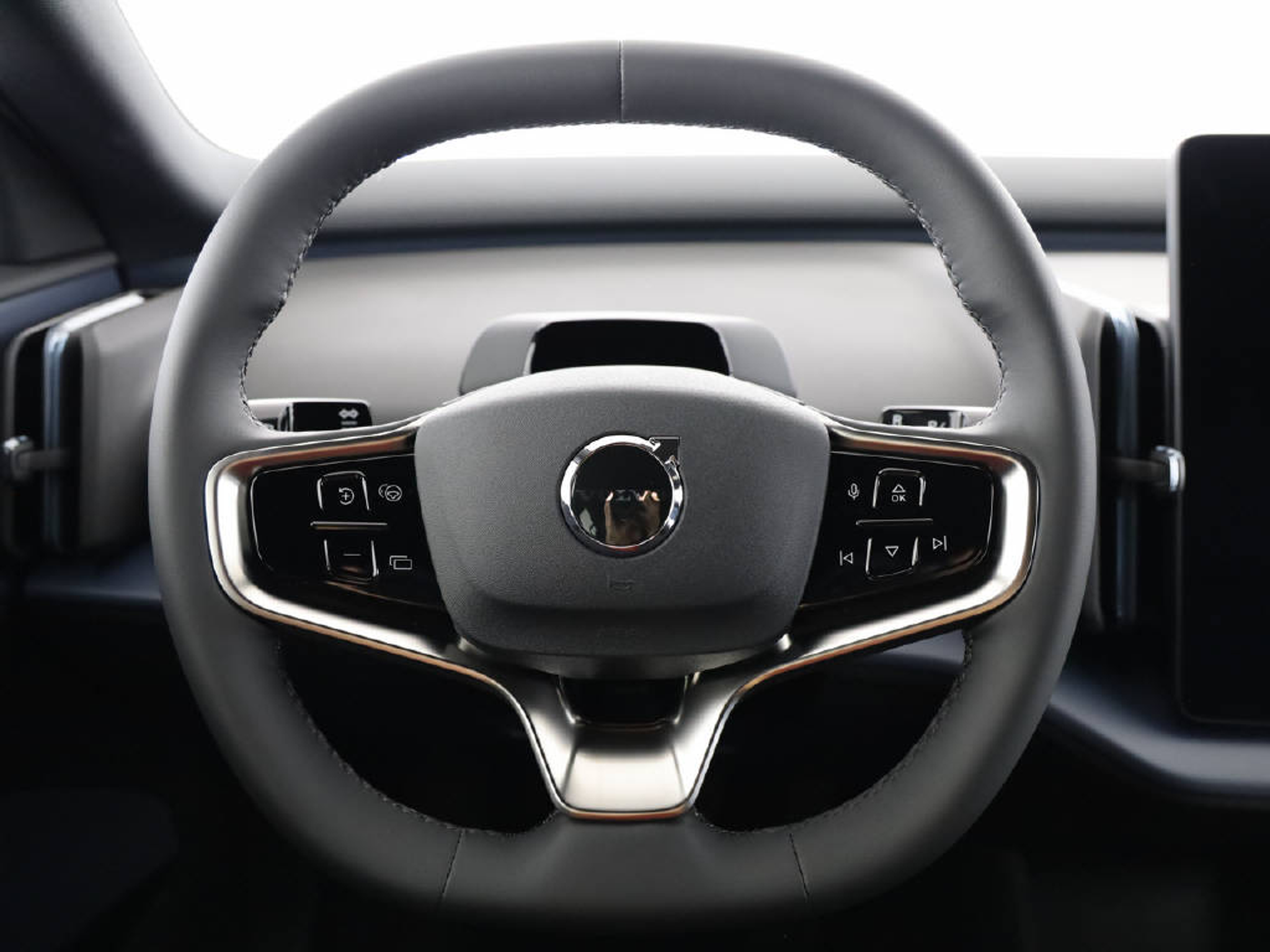 listing desktop thumbnail image 10