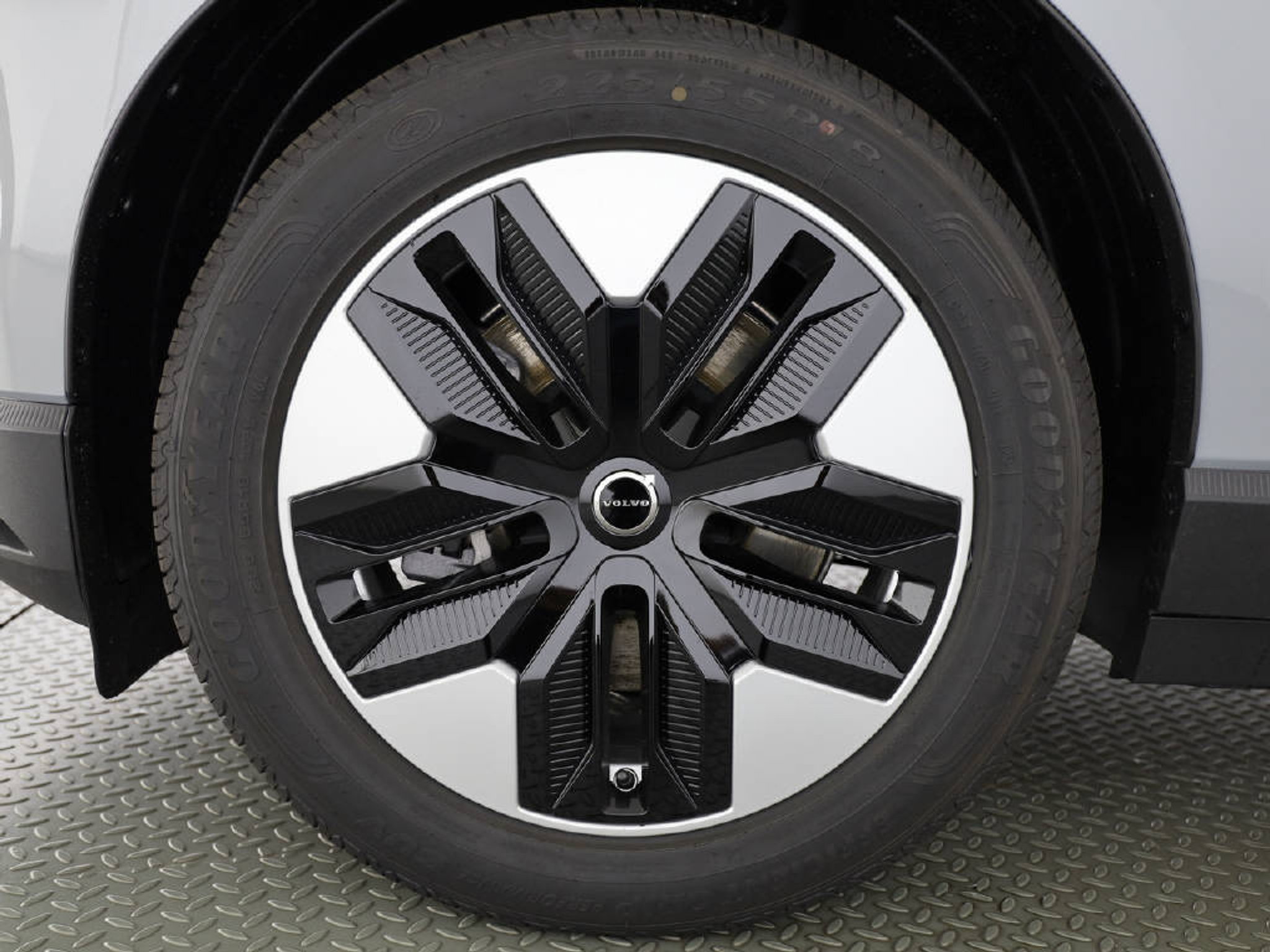 listing desktop thumbnail image 15