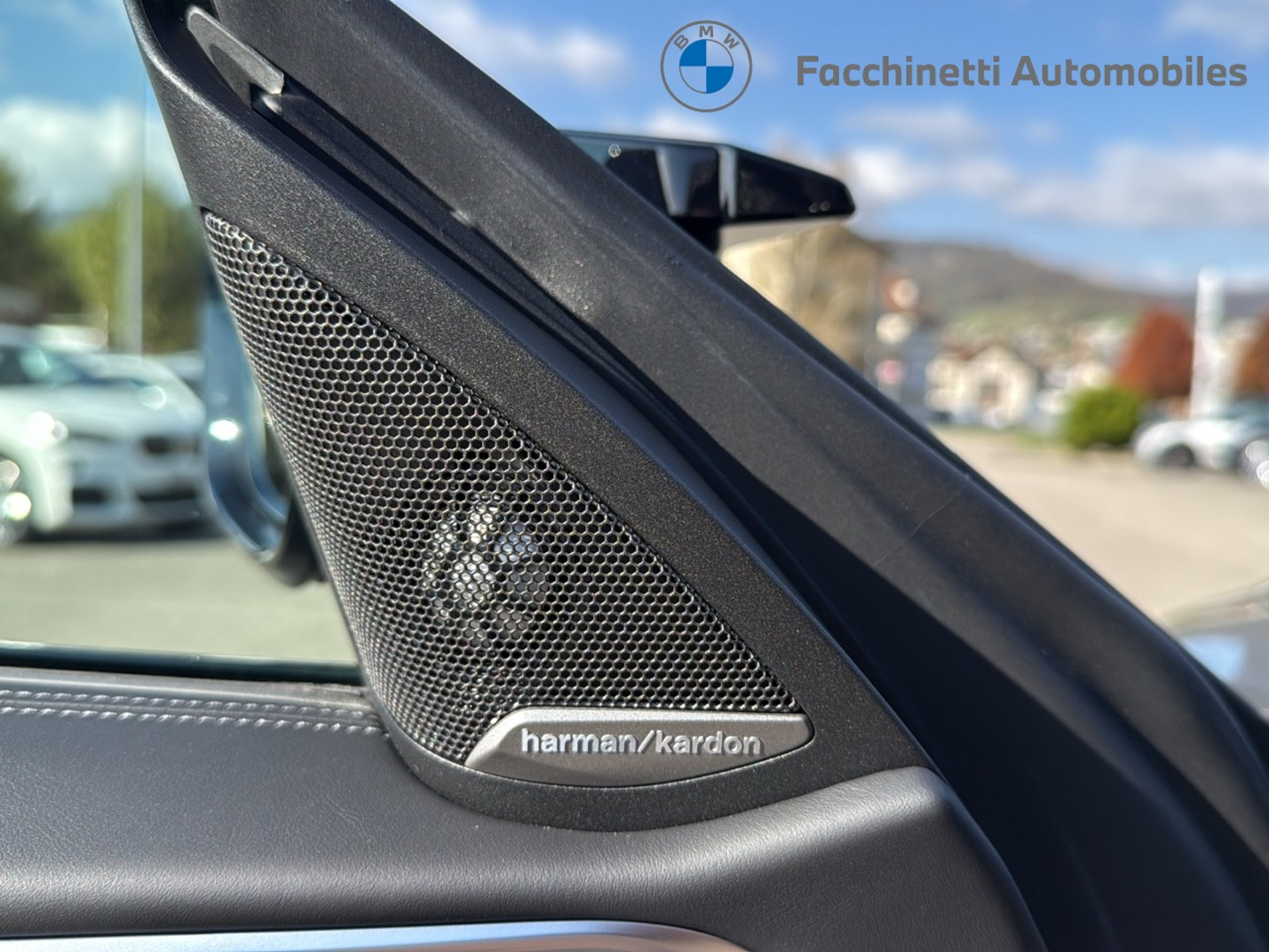 listing desktop thumbnail image 23