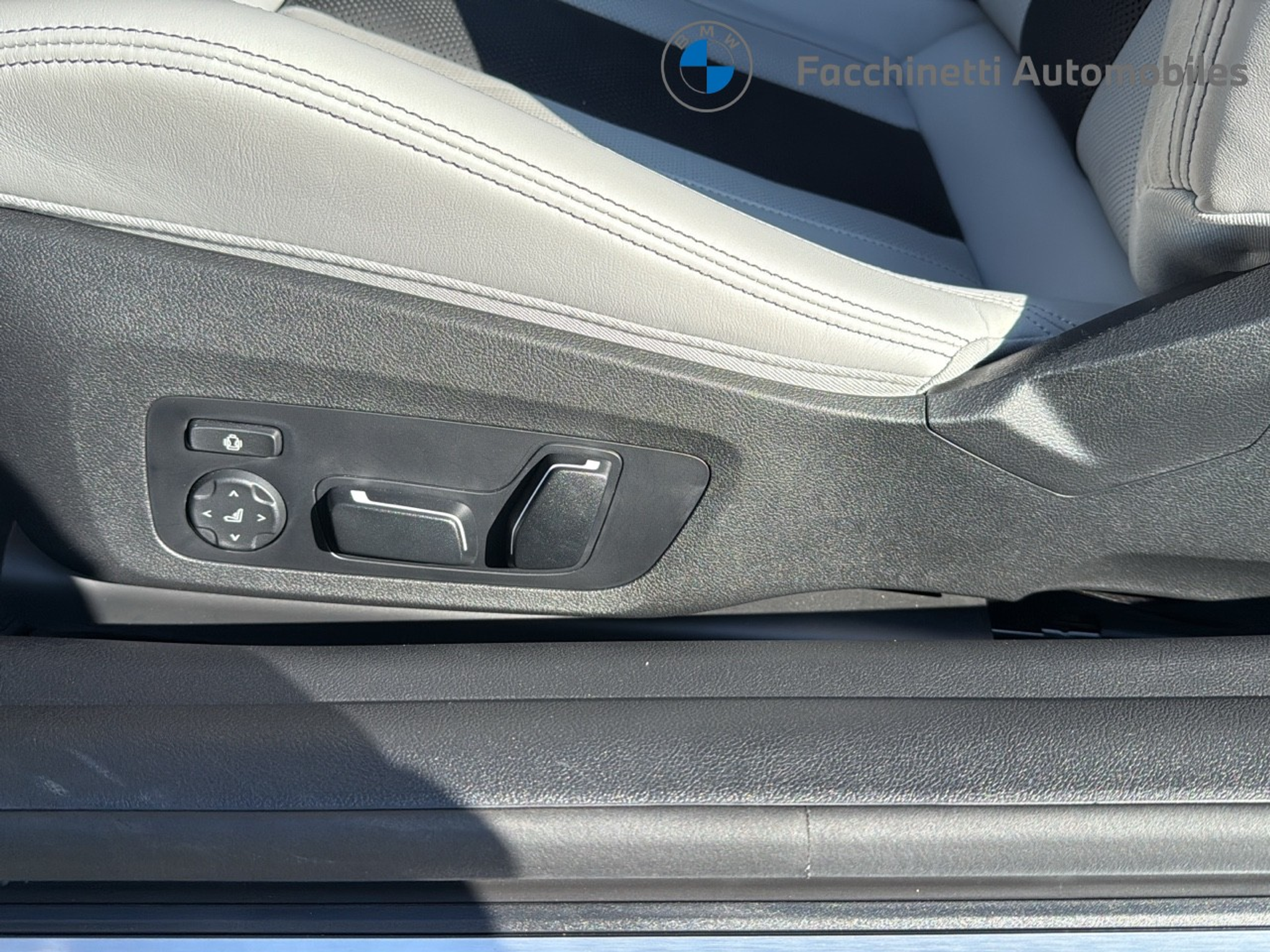 listing desktop thumbnail image 26