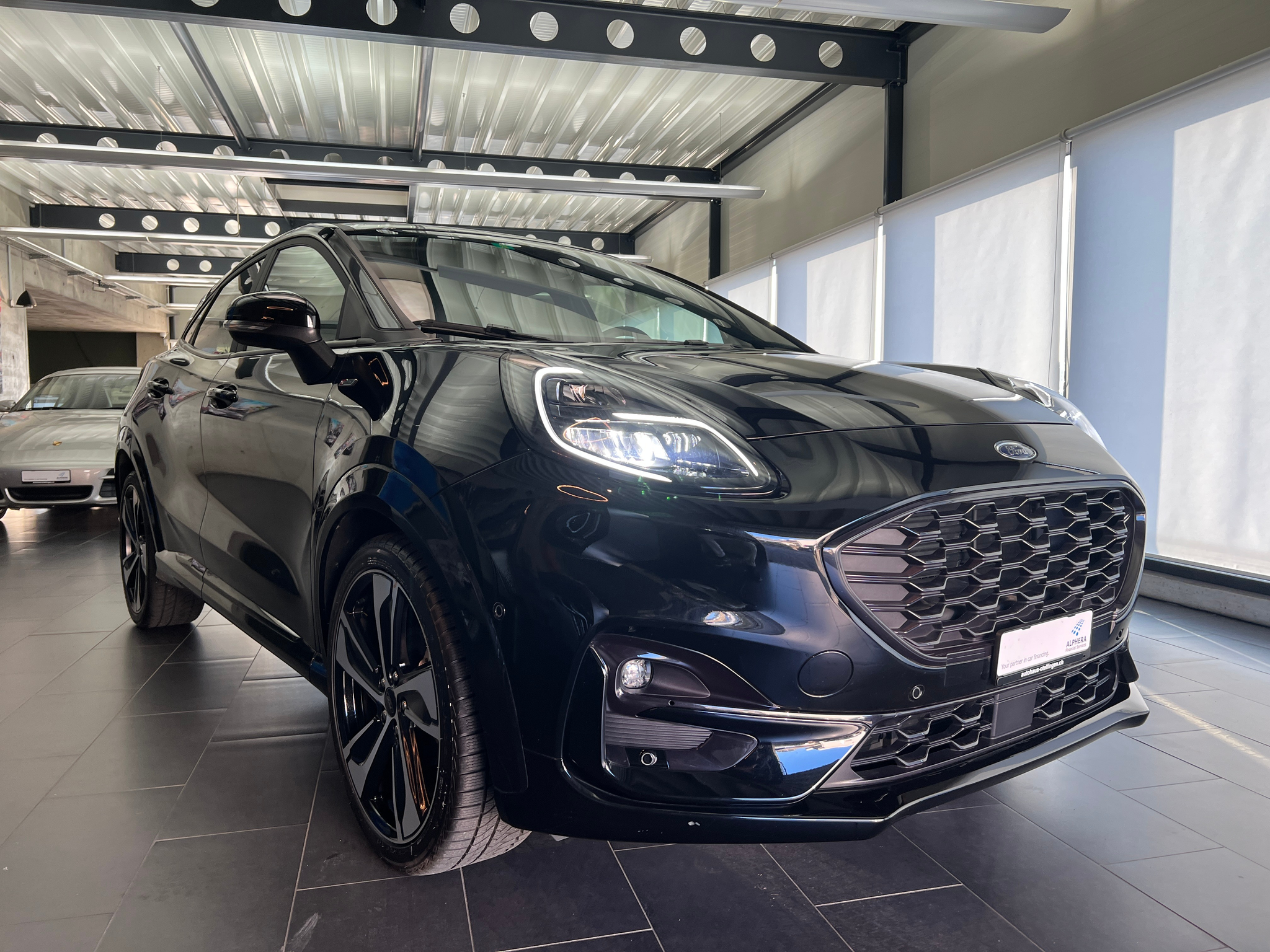 listing desktop thumbnail image 2