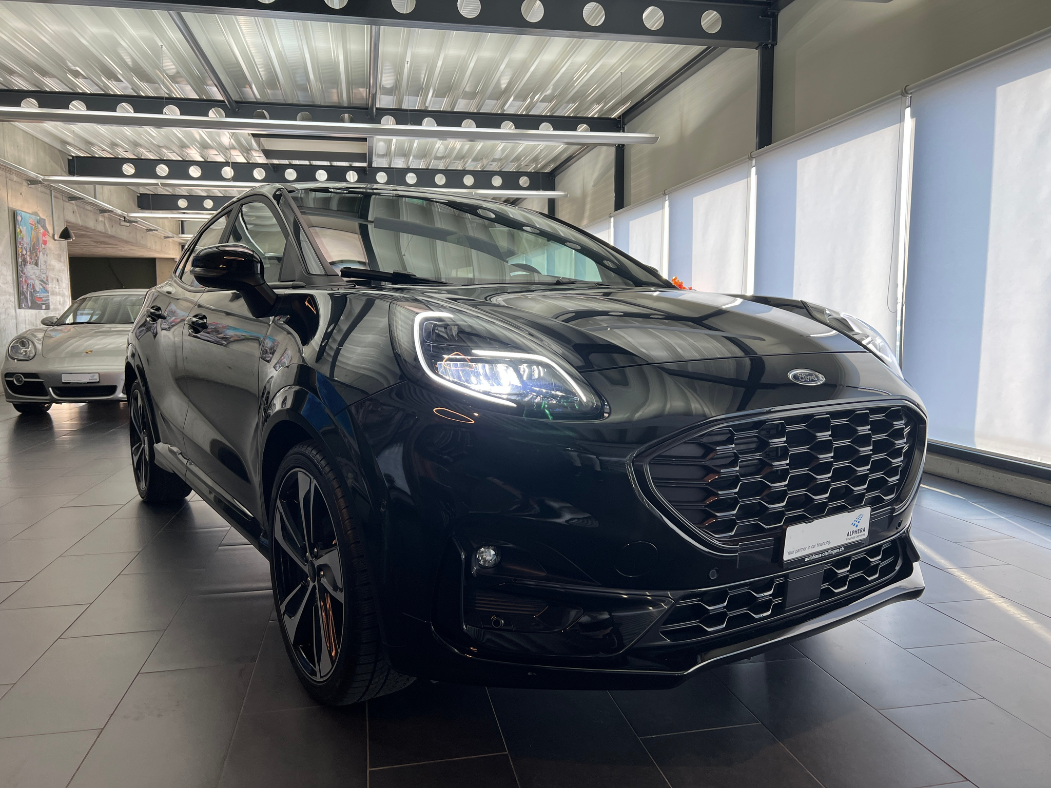 listing desktop thumbnail image 3