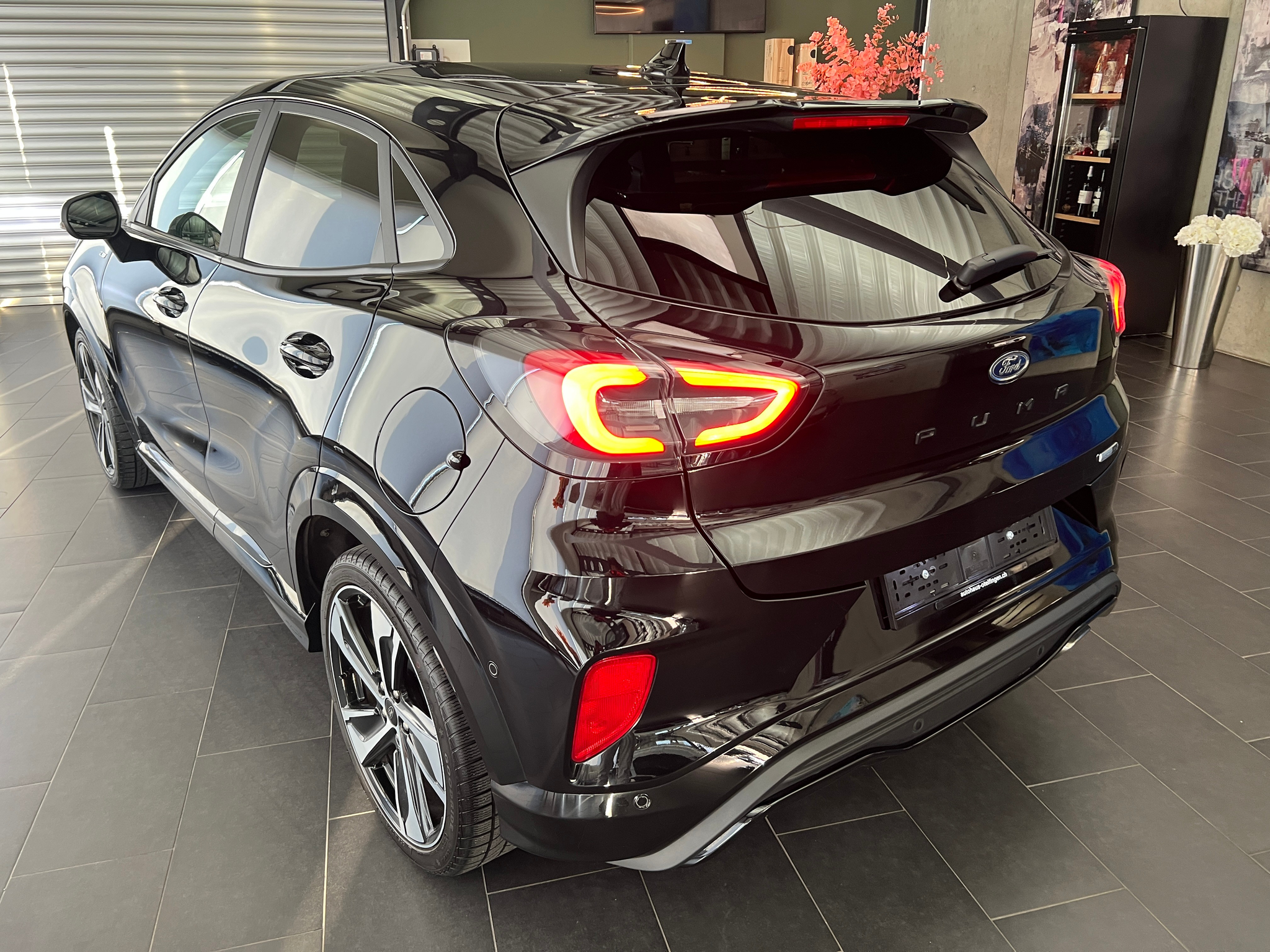 listing desktop thumbnail image 18