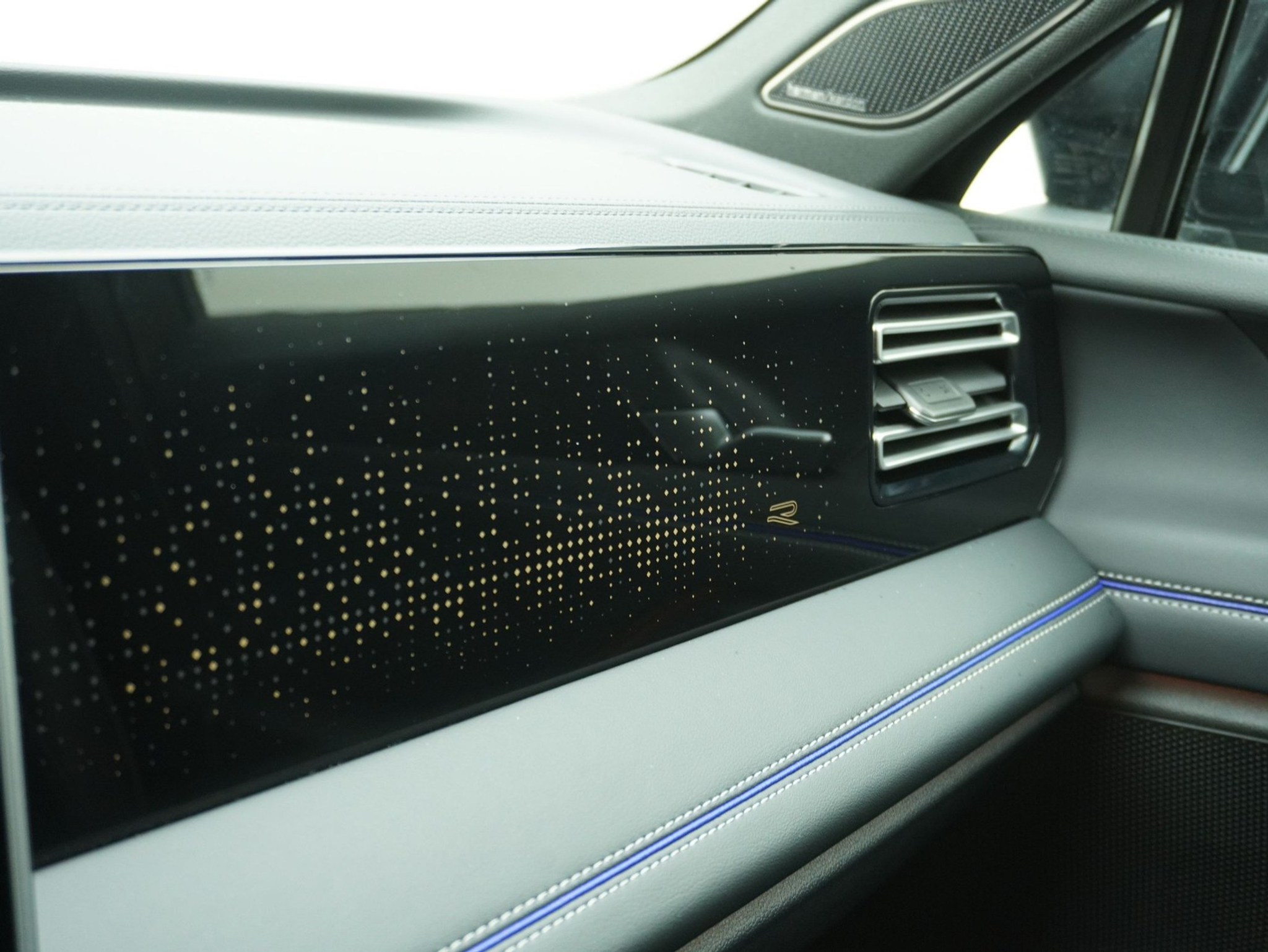 listing desktop thumbnail image 15