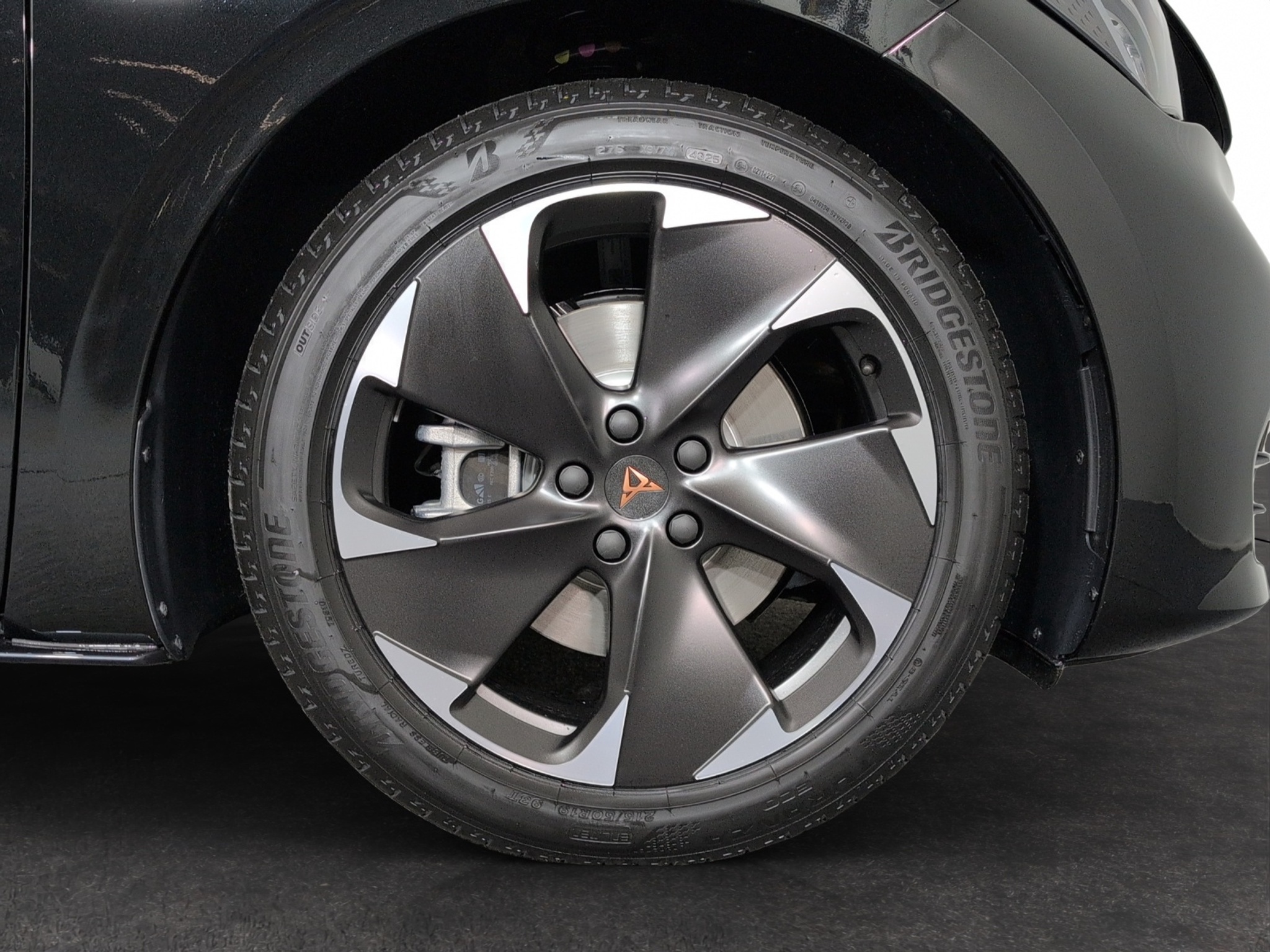 listing desktop thumbnail image 4