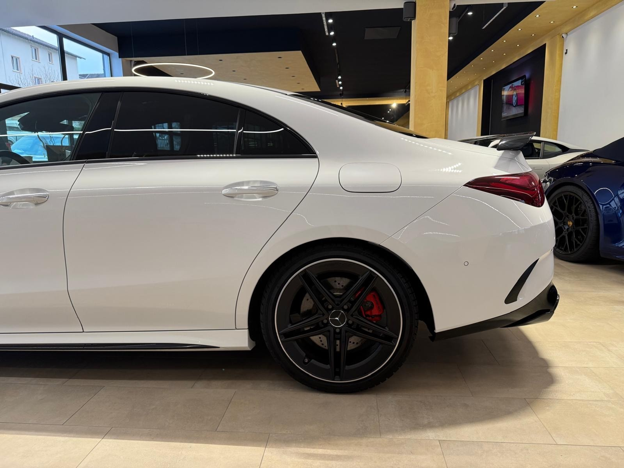 listing desktop thumbnail image 4