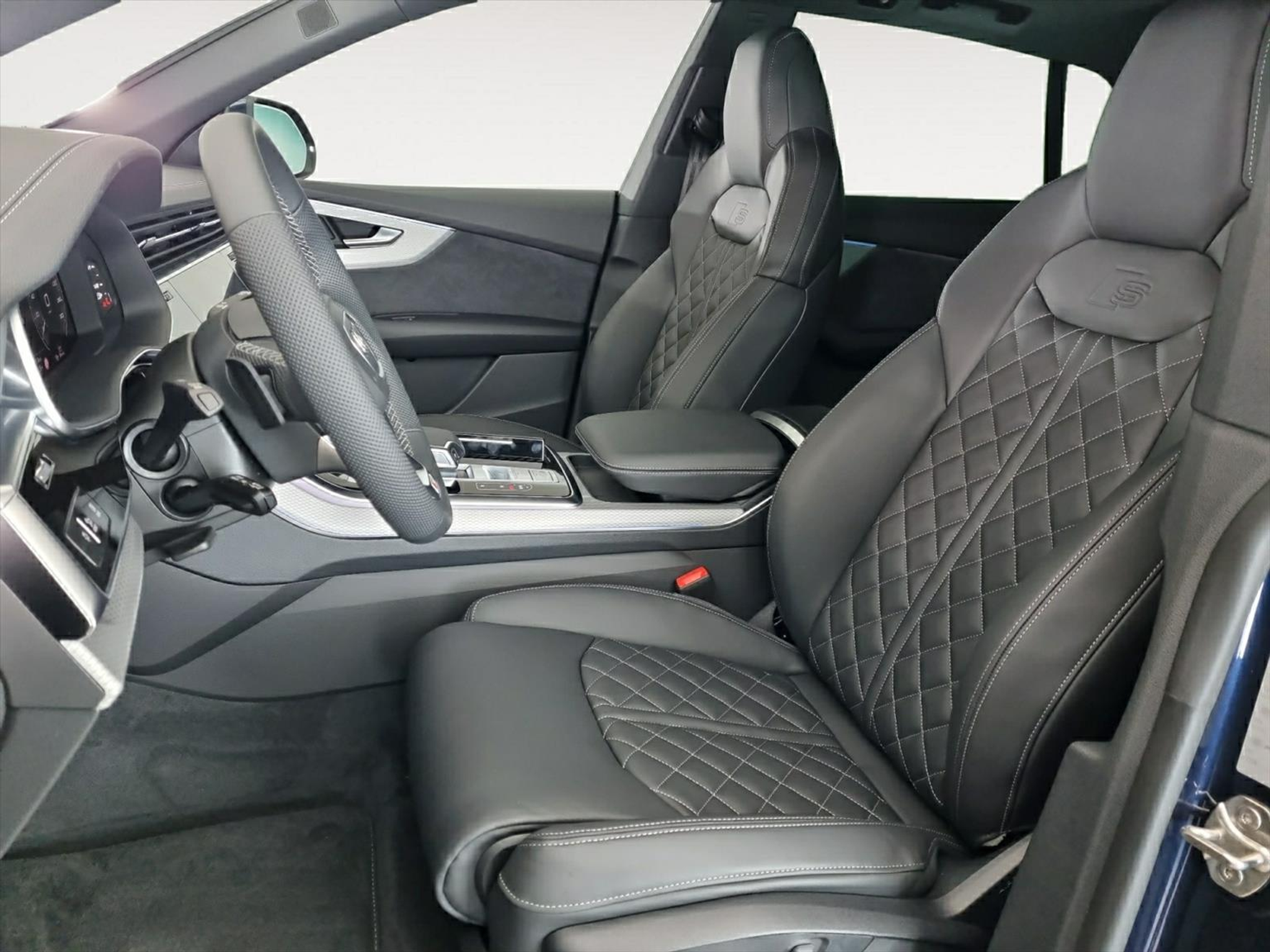 listing desktop thumbnail image 4